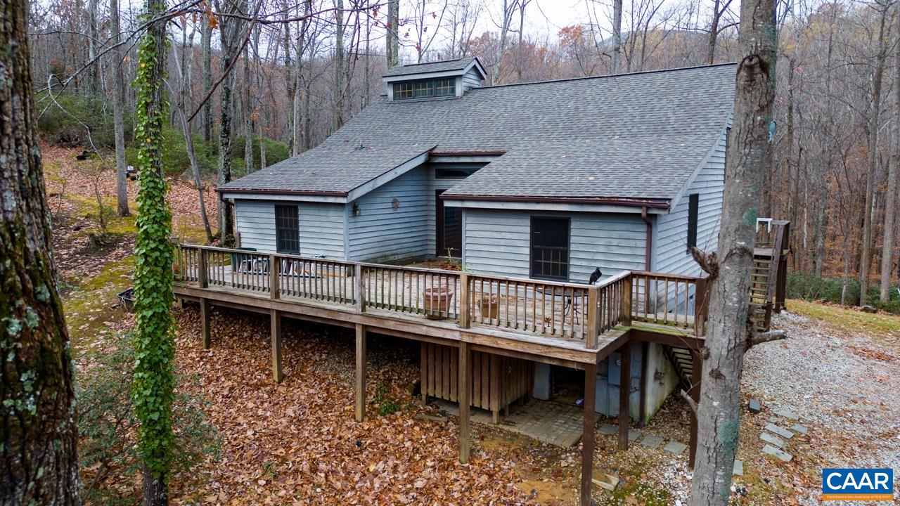 462 Horseshoe Mountain Rd, Roseland