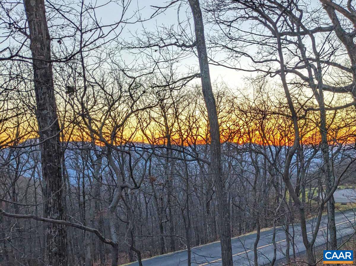 13 Pinnacle Dr, Wintergreen Resort