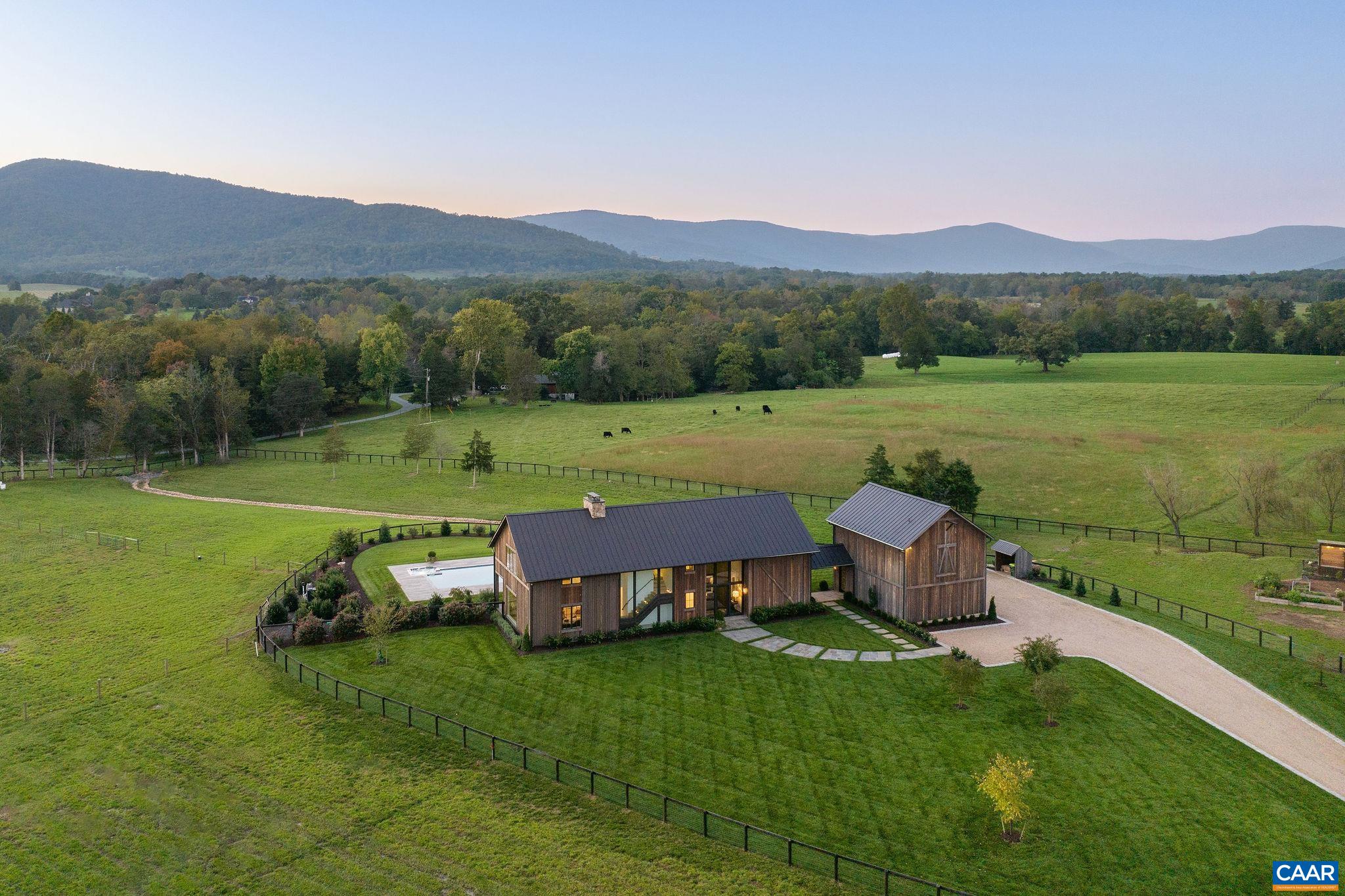 320 Barn House Ln, Charlottesville