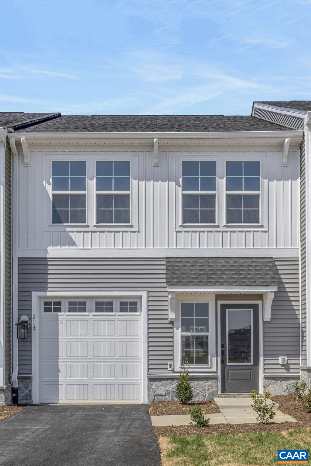 213 Sunbird Ln, Waynesboro
