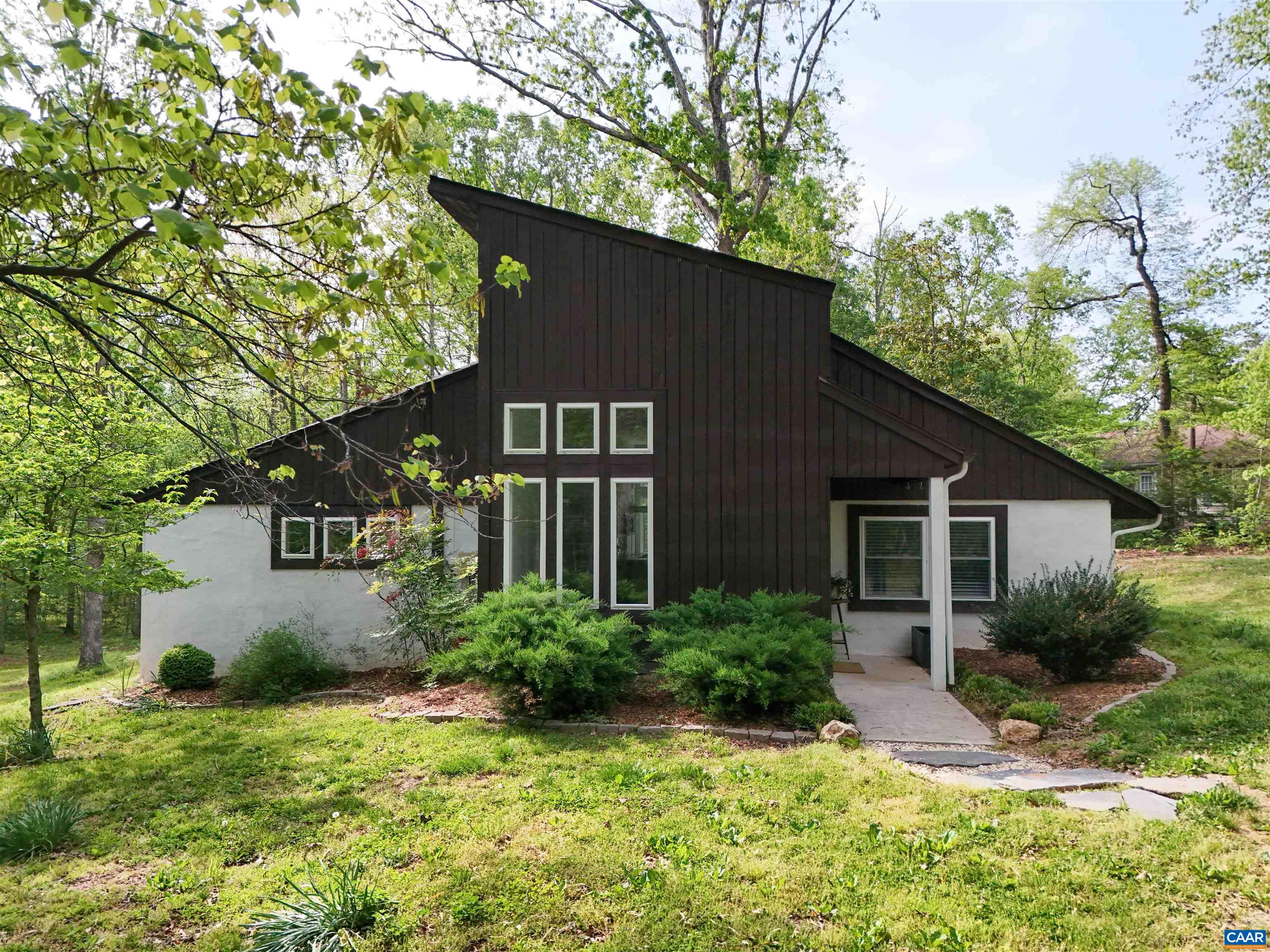 3875 Presidents Rd, Scottsville