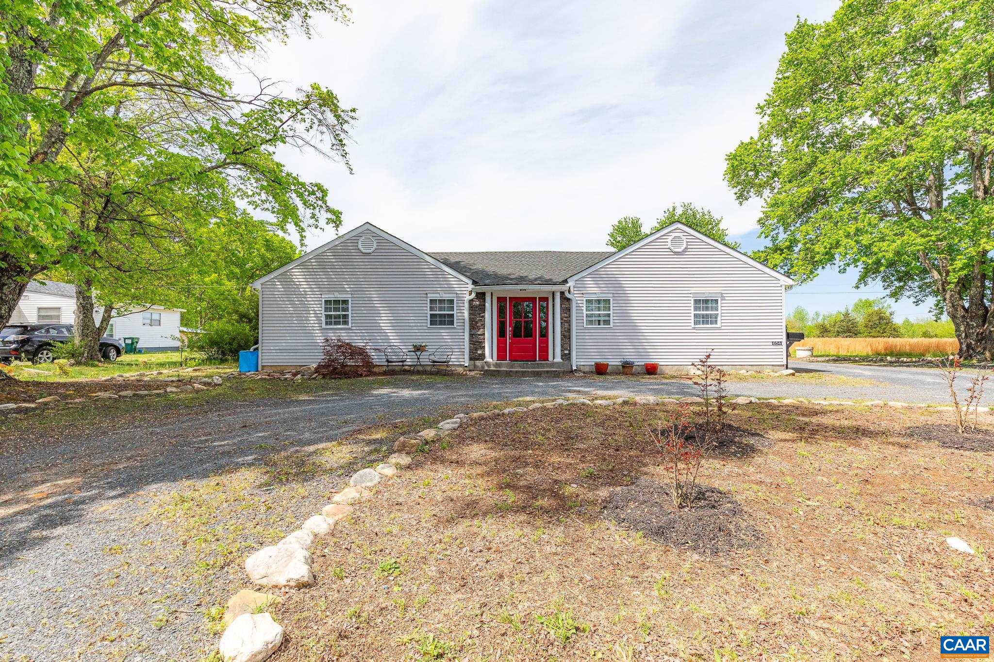 654 Bybee Rd, Louisa
