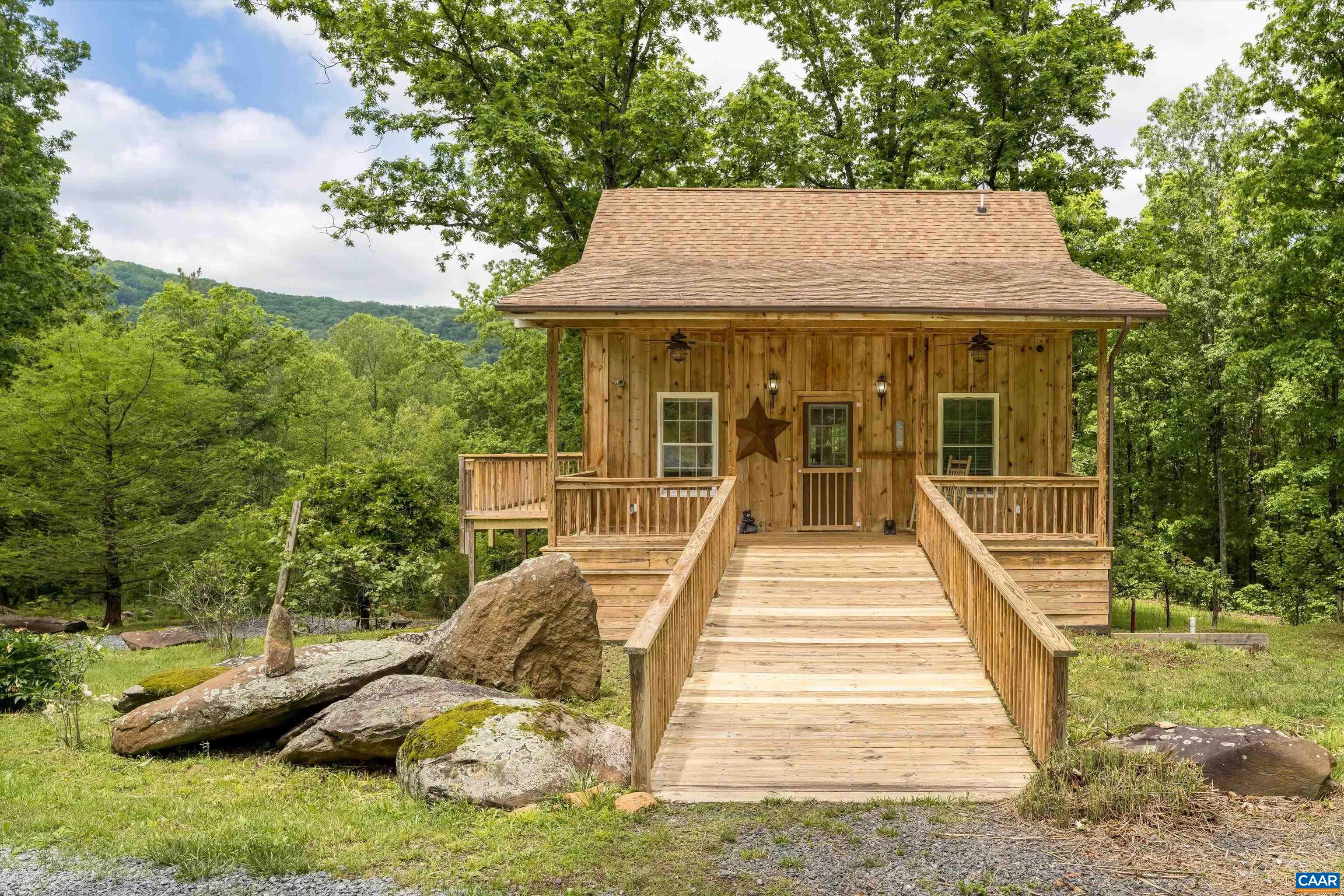 1309 Salem Rd, Schuyler