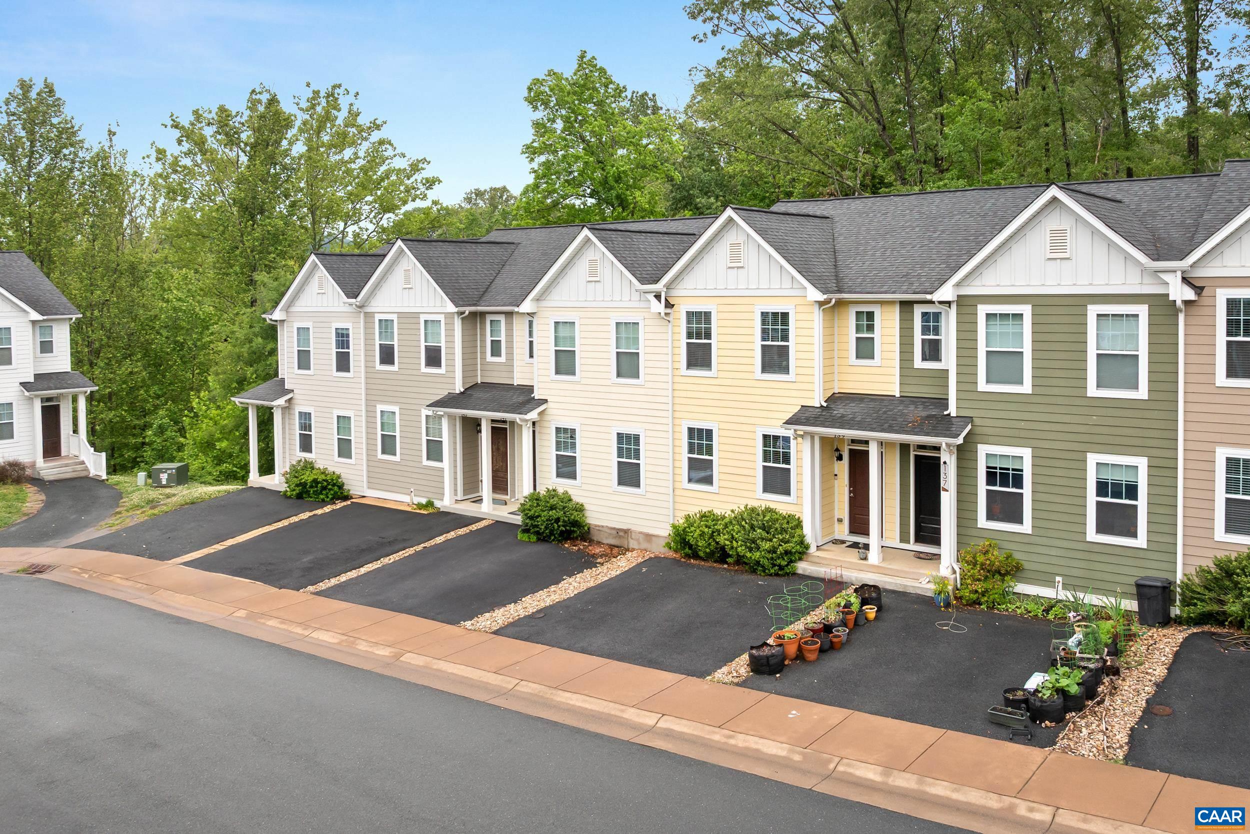 139 Longwood Dr, Charlottesville