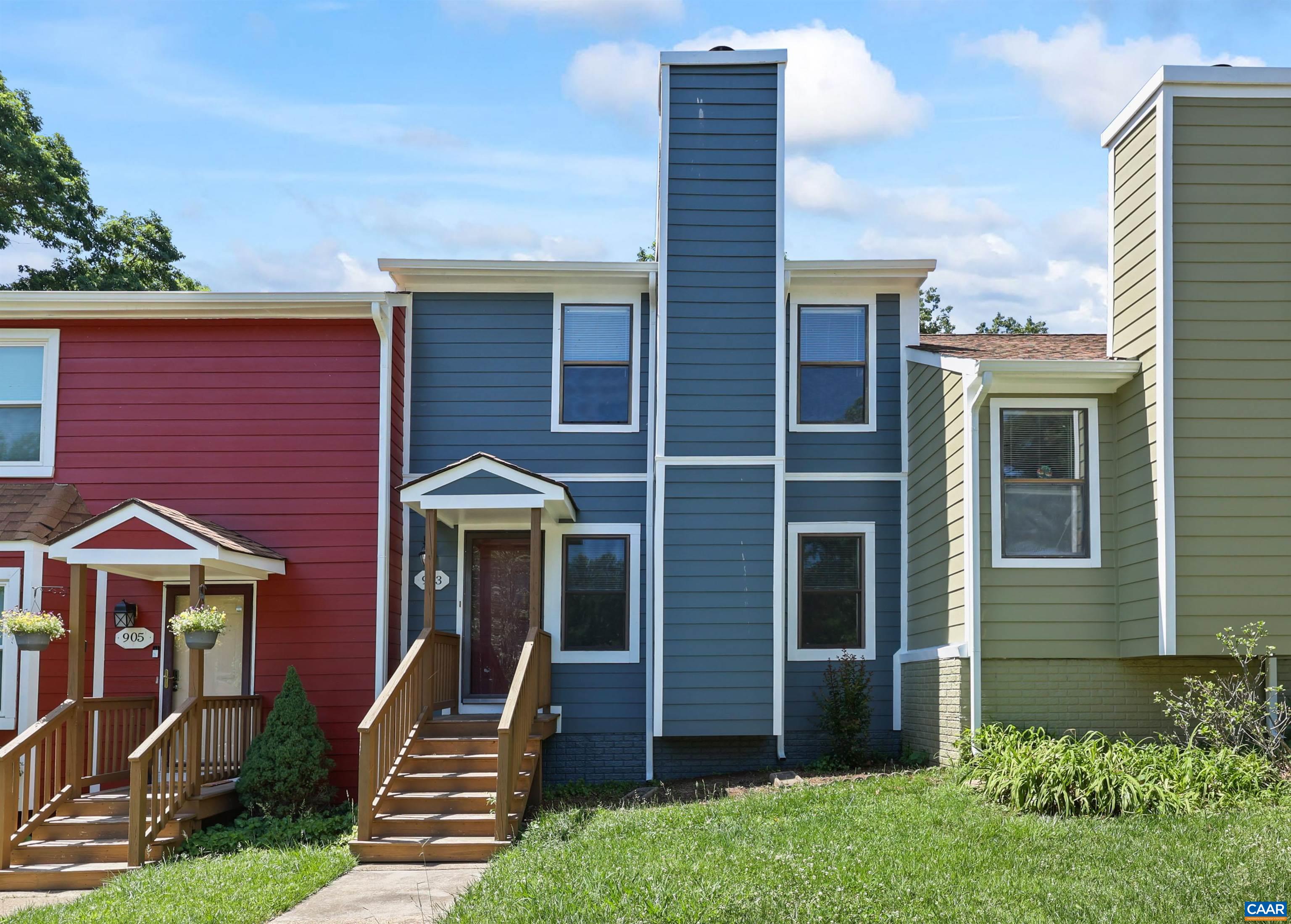 903 Stonehenge Rd, Charlottesville