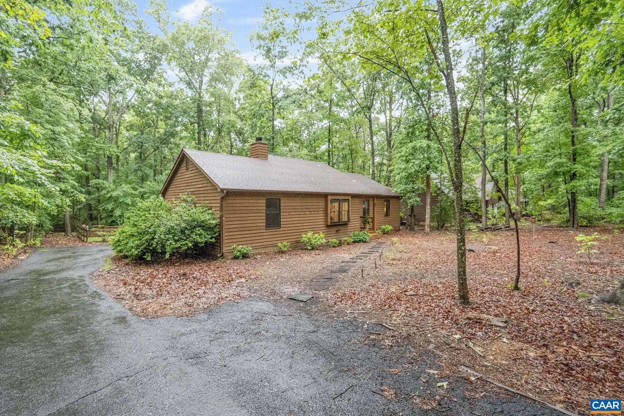6 Axle Tree Rd, Palmyra