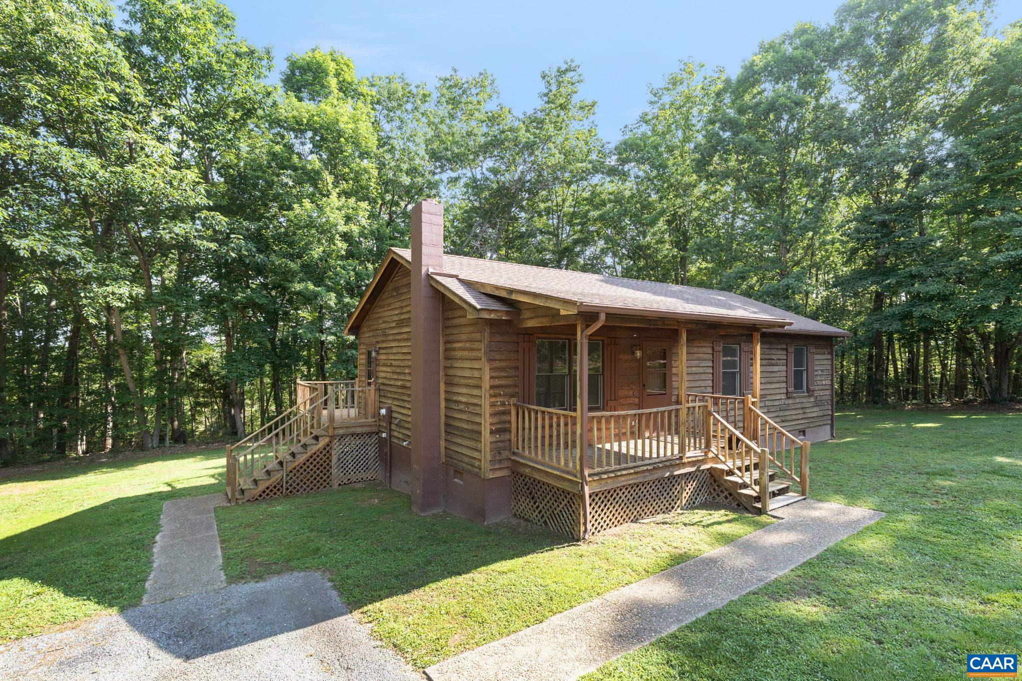 406 Green Meadow Ln, Scottsville
