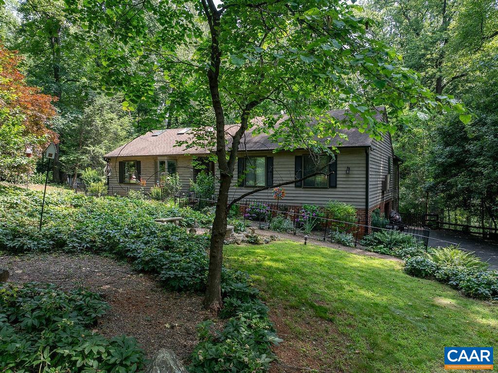 2220 Ridgeway Ln, Charlottesville