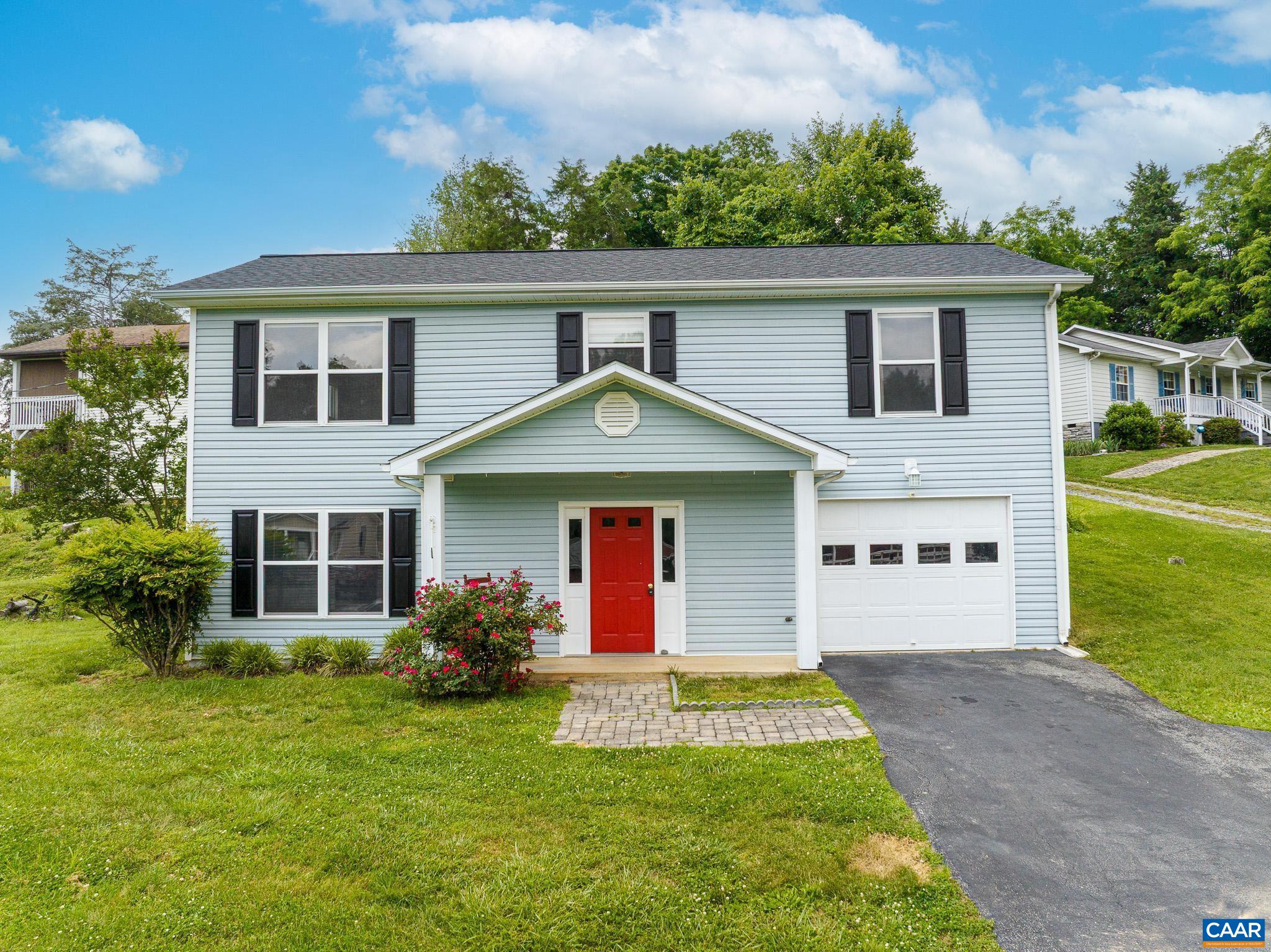 516 S Lakeshore Dr, Louisa