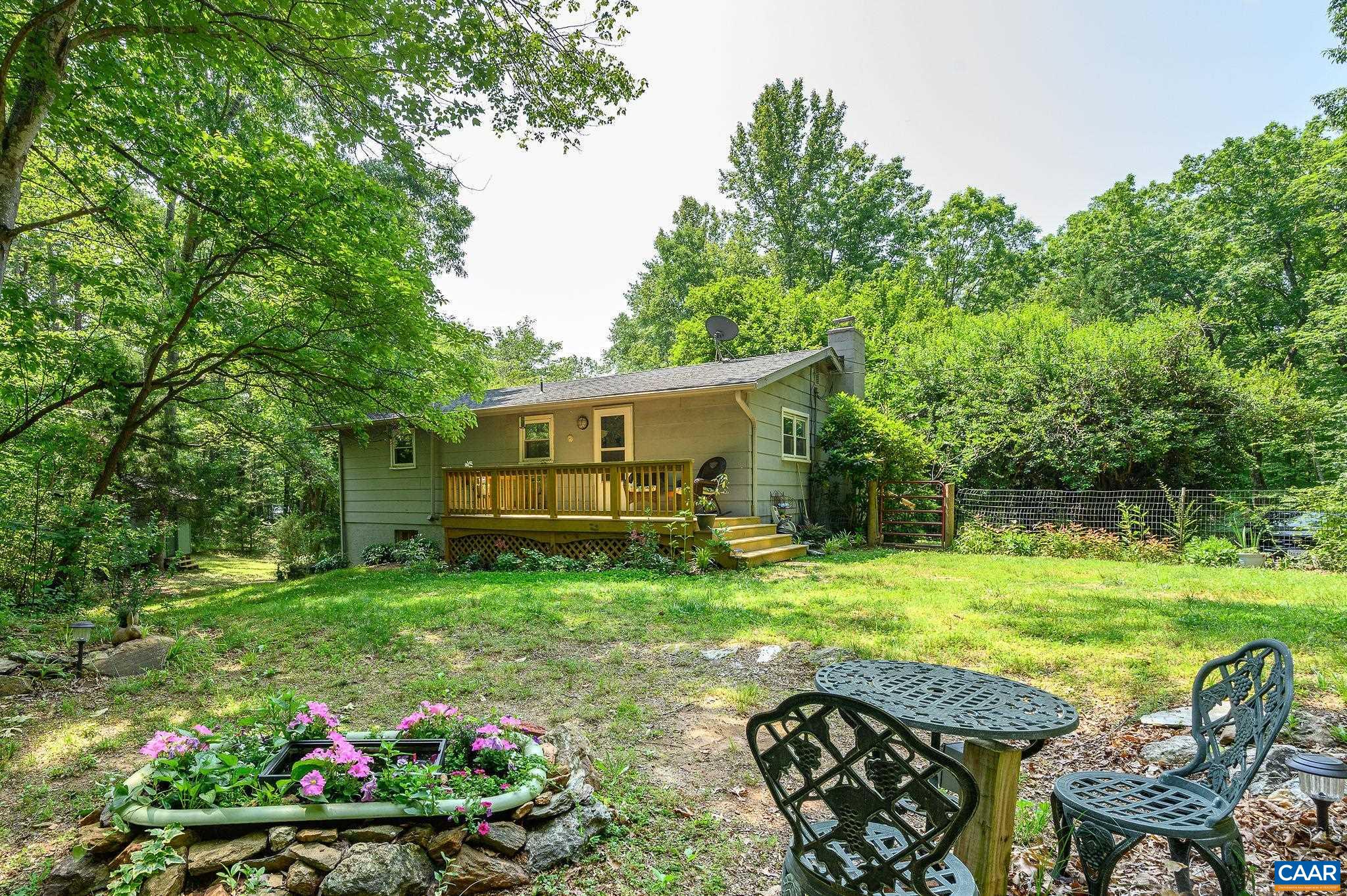 1092 Slate Hill Dr, Scottsville