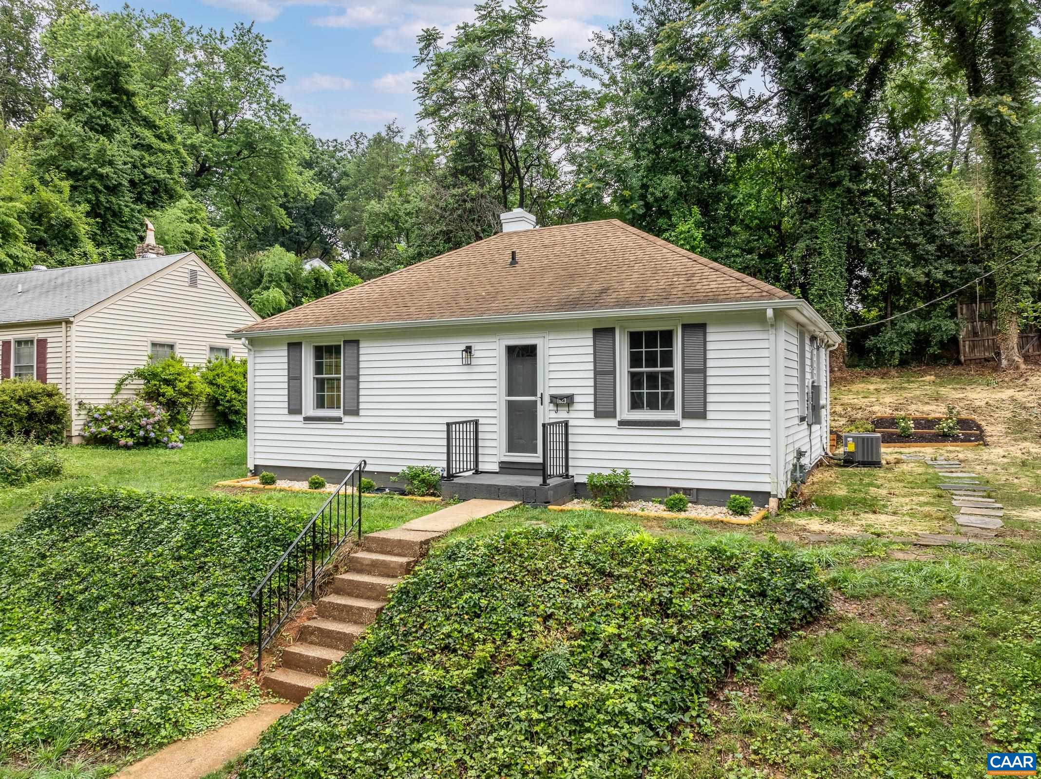 1623 Mason Ln, Charlottesville