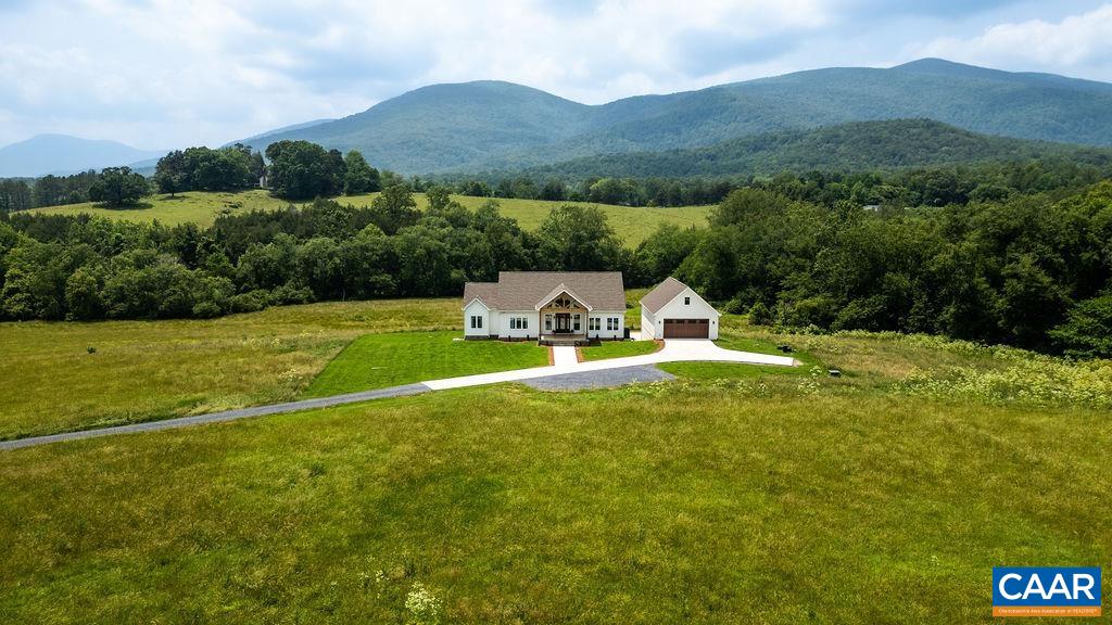 61 Hillside Ln, Afton