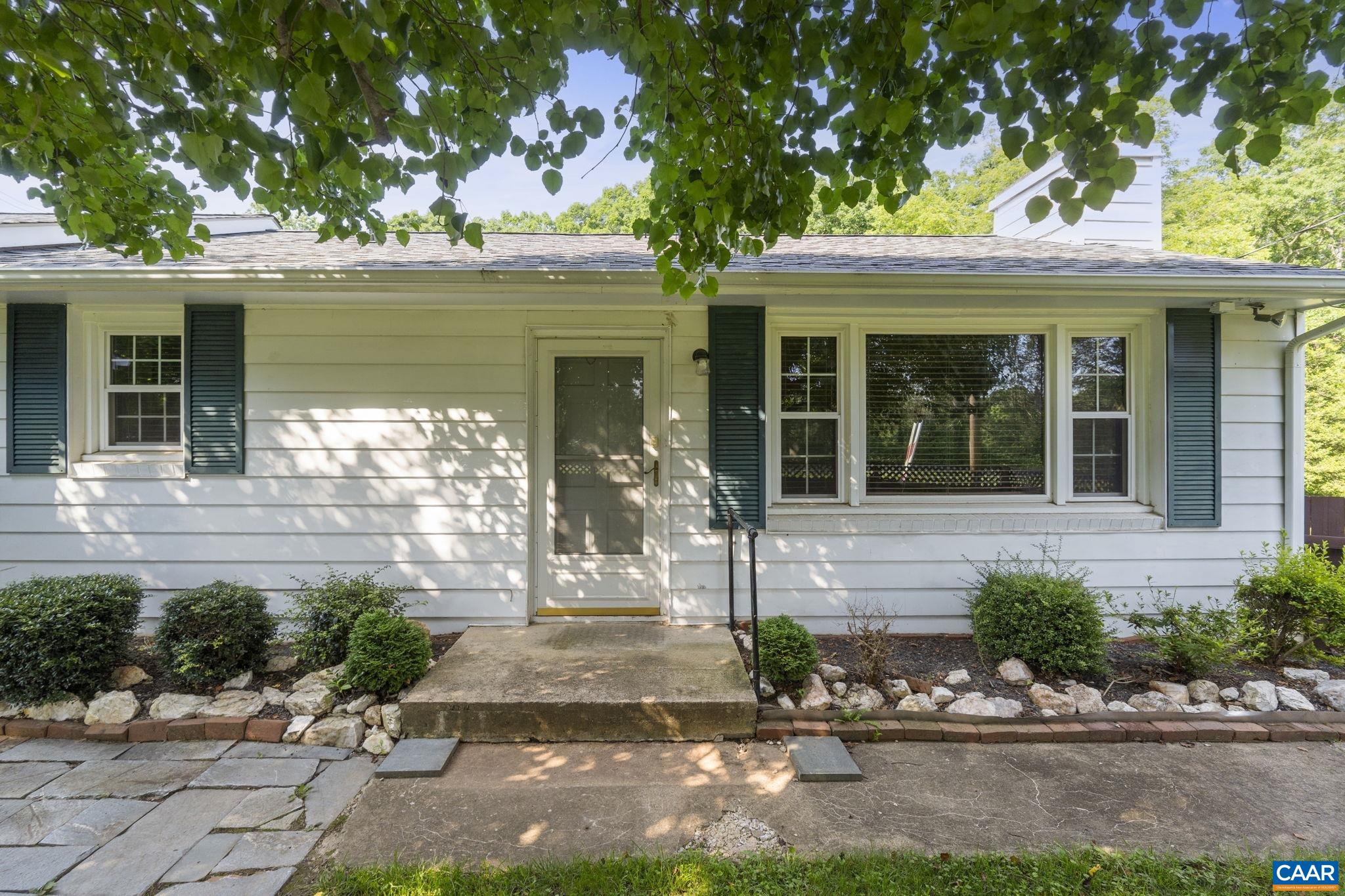 1562 Thomas Jefferson Pkwy, Charlottesville
