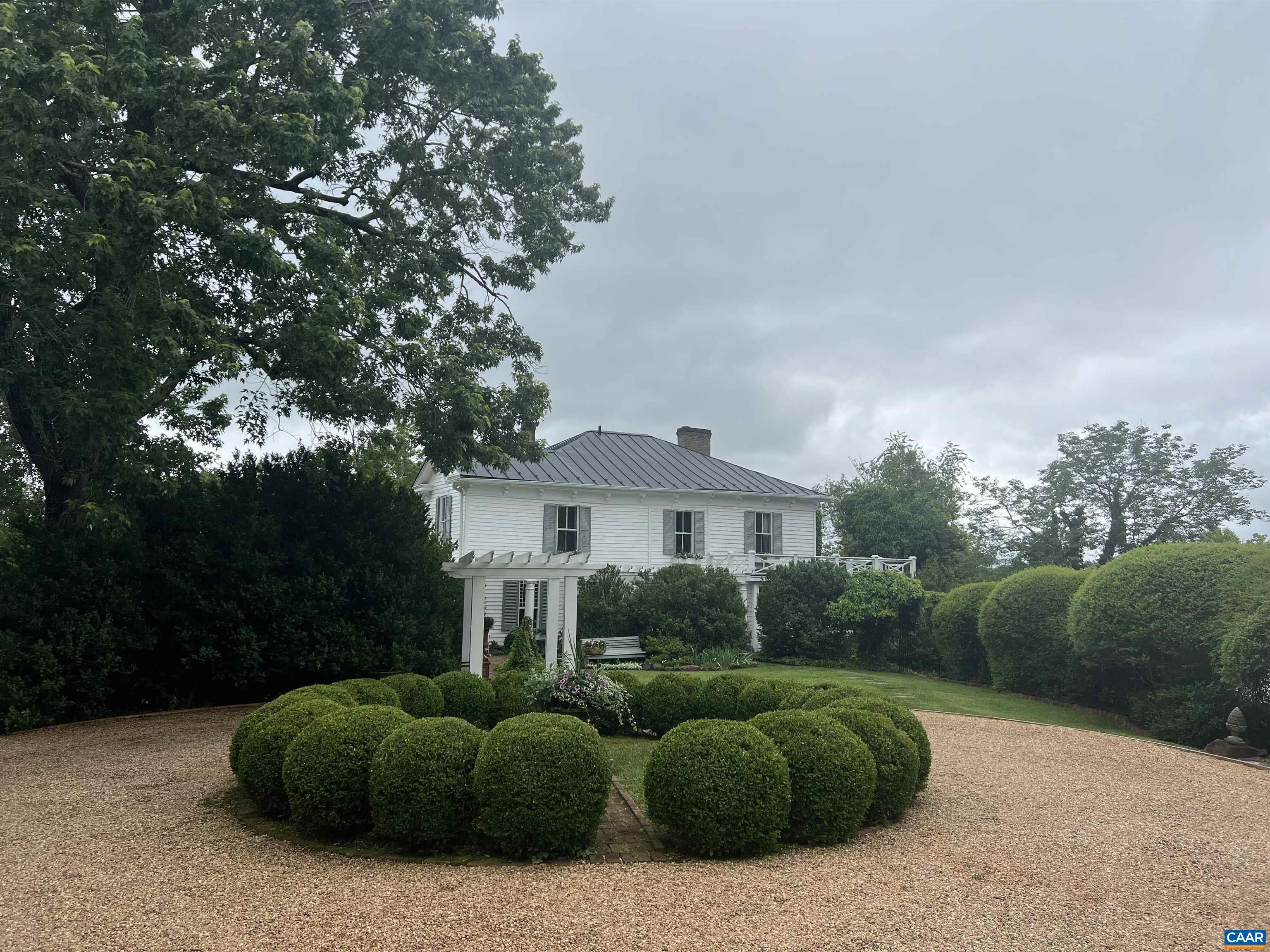 10064 Hatton Ferry Ln, Scottsville