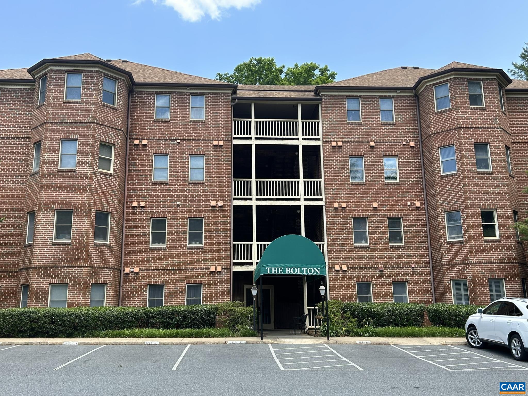 1325 Branchlands Dr, Charlottesville