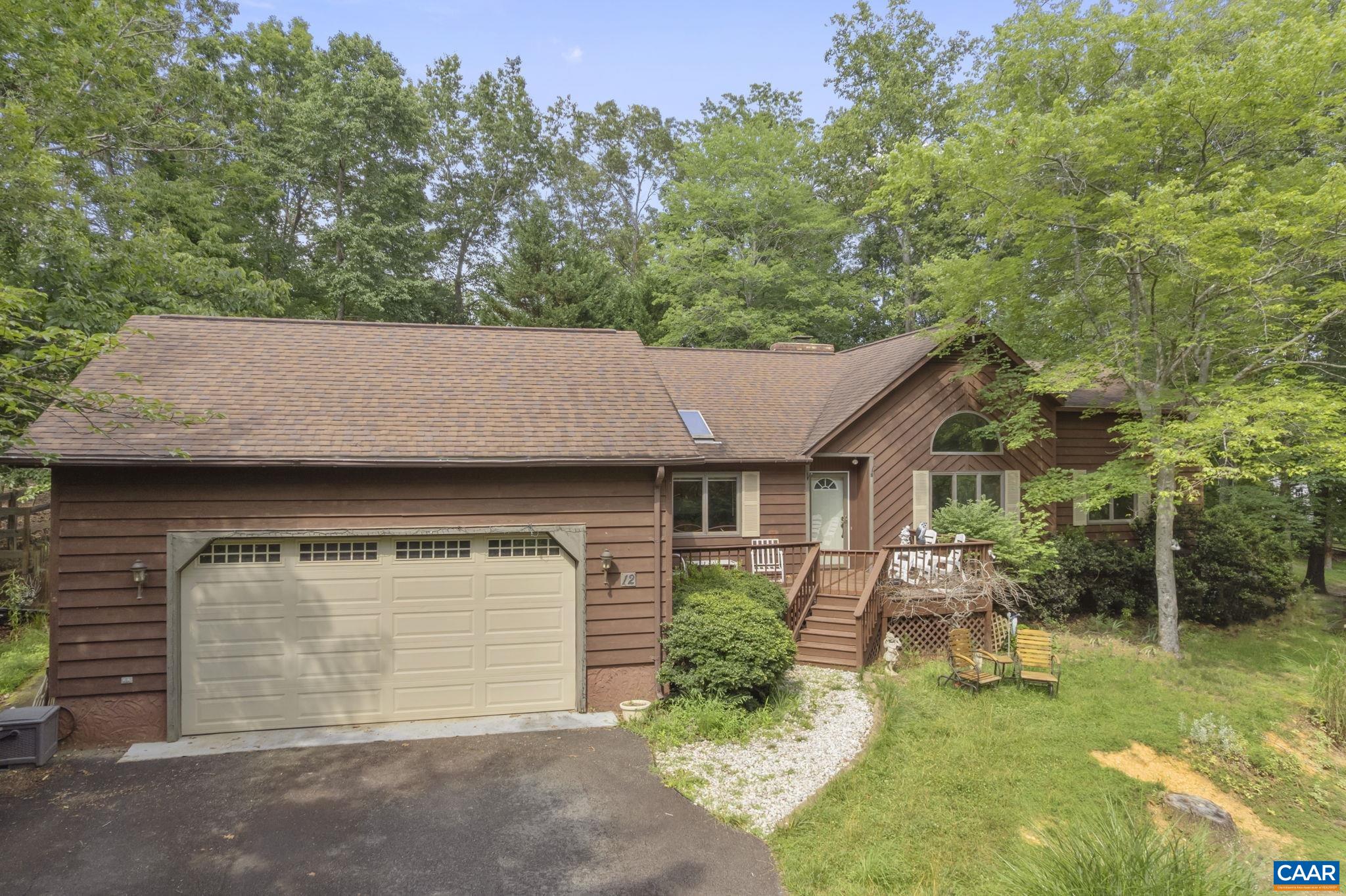 12 Woodlawn Dr, Palmyra