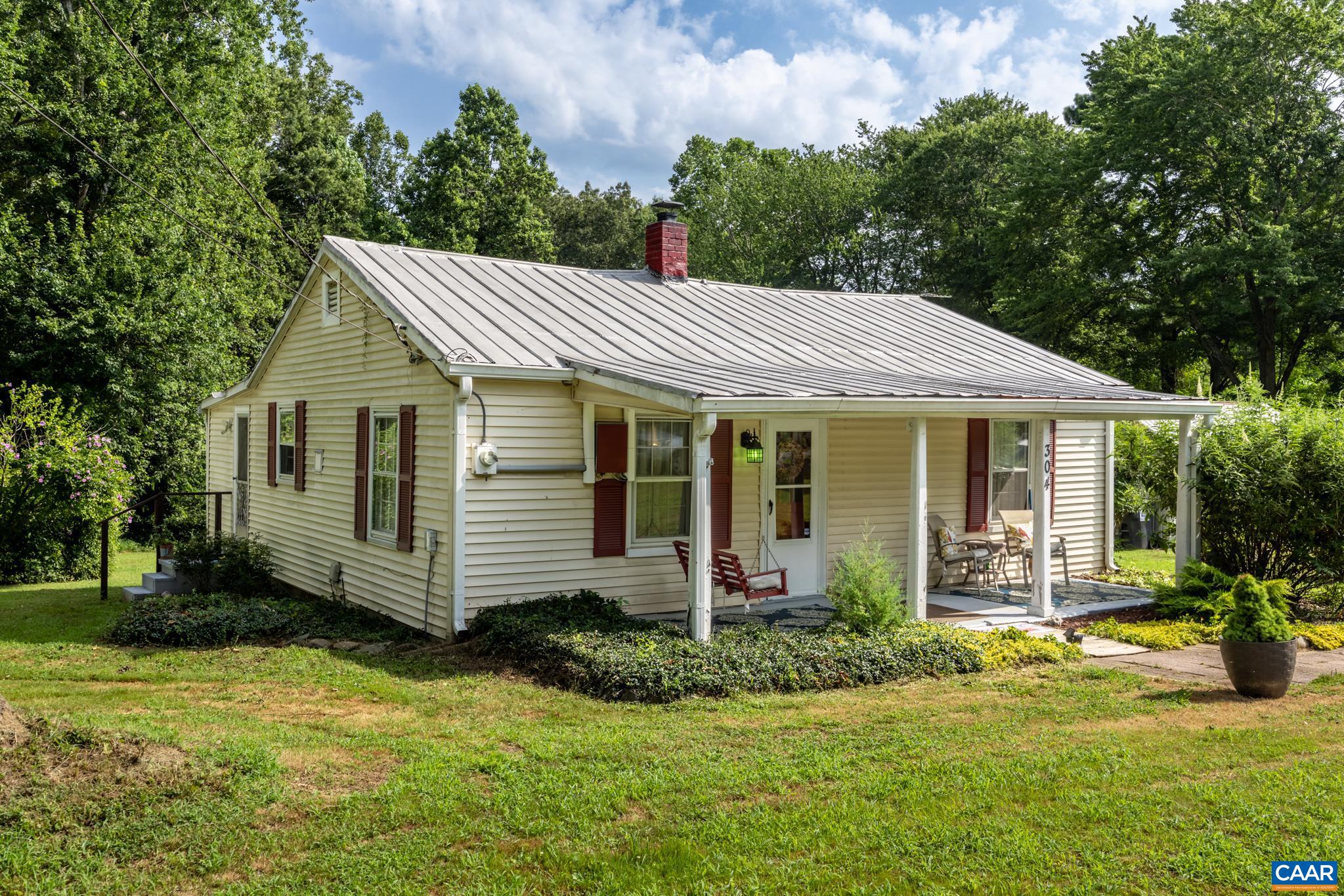 304 Martin Kings Rd, Charlottesville