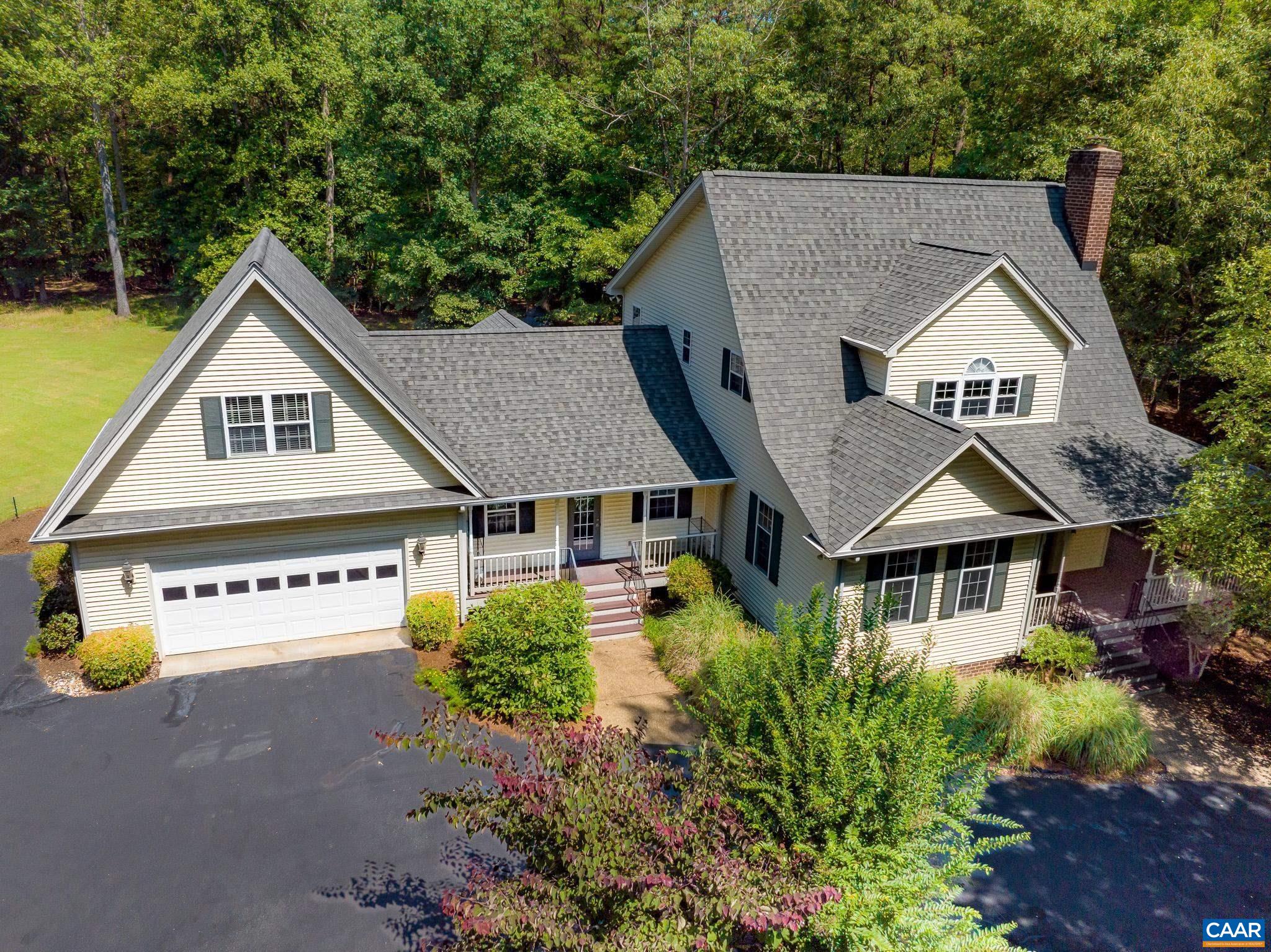 536 Fox Hollow Ln, Palmyra