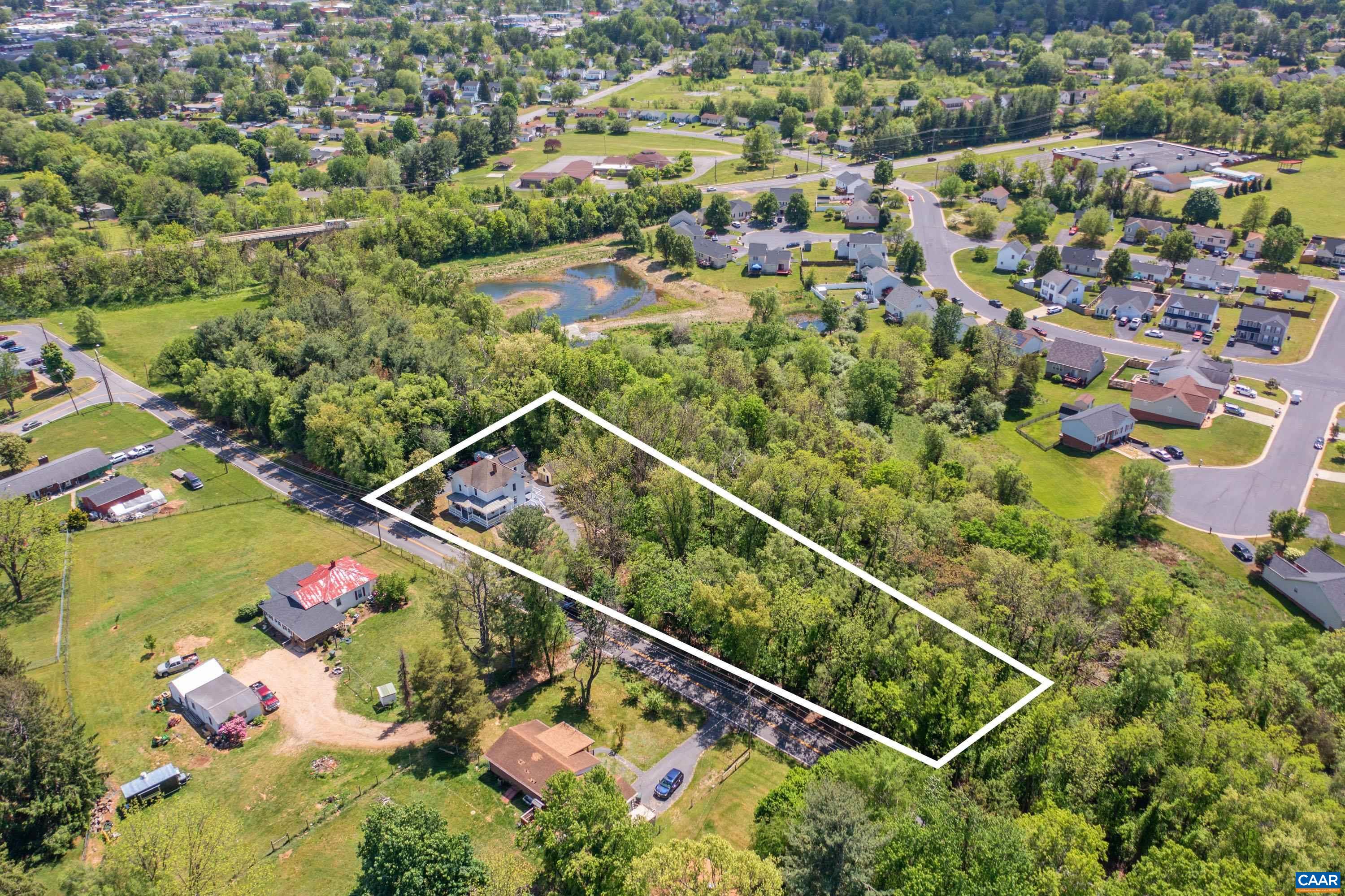 2010 White Bridge Rd, Waynesboro