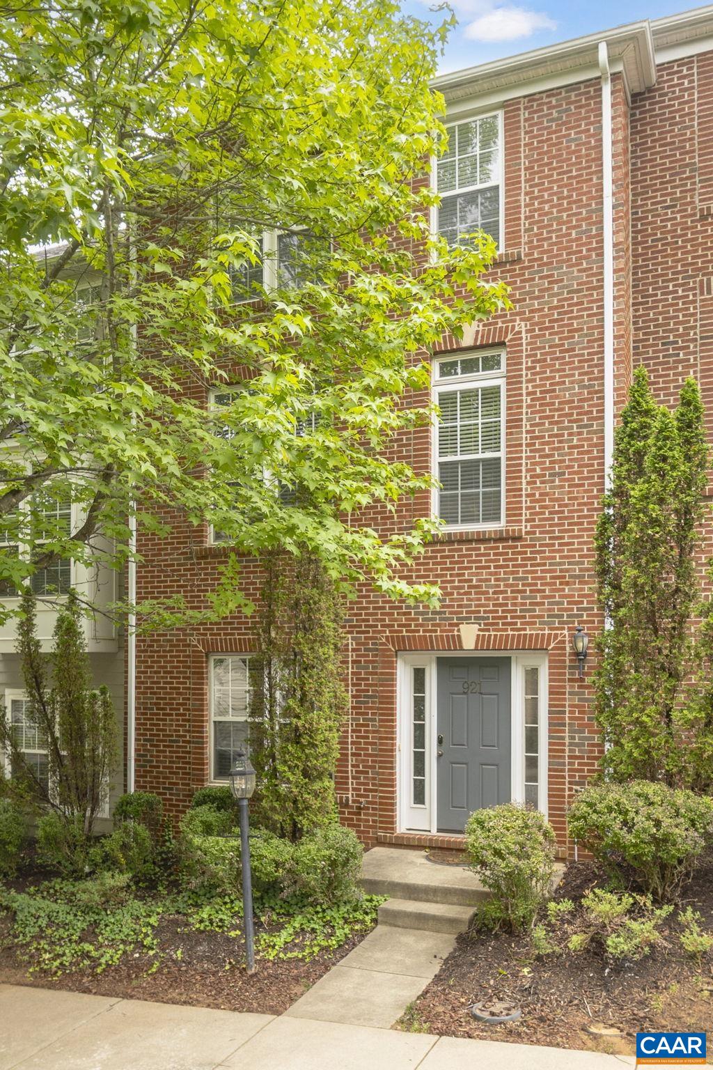921 Bing Ln, Charlottesville