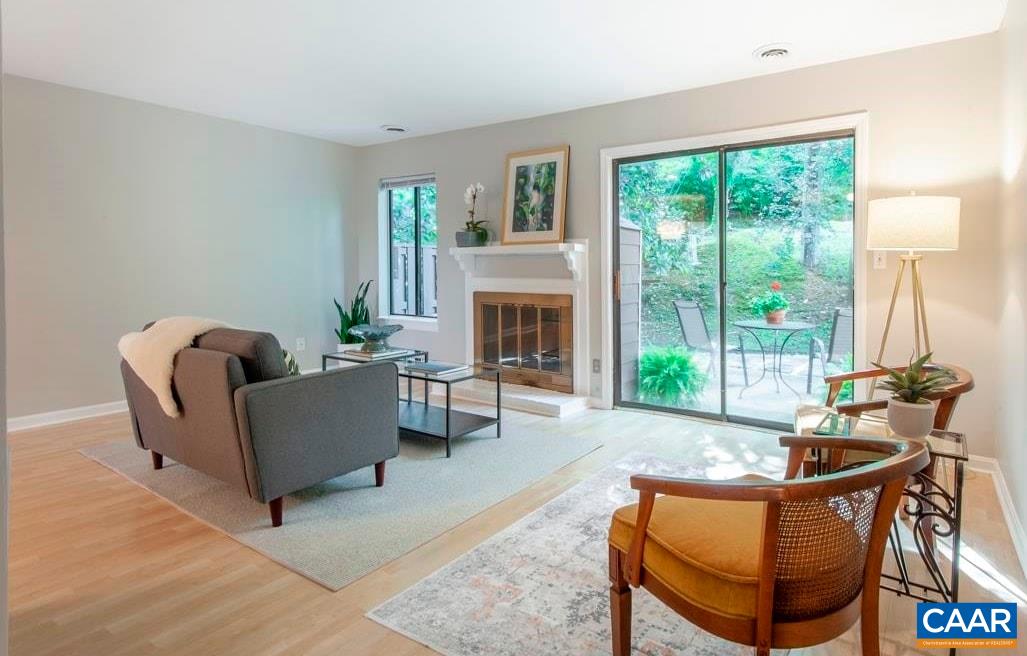 943 Southampton Dr, Charlottesville