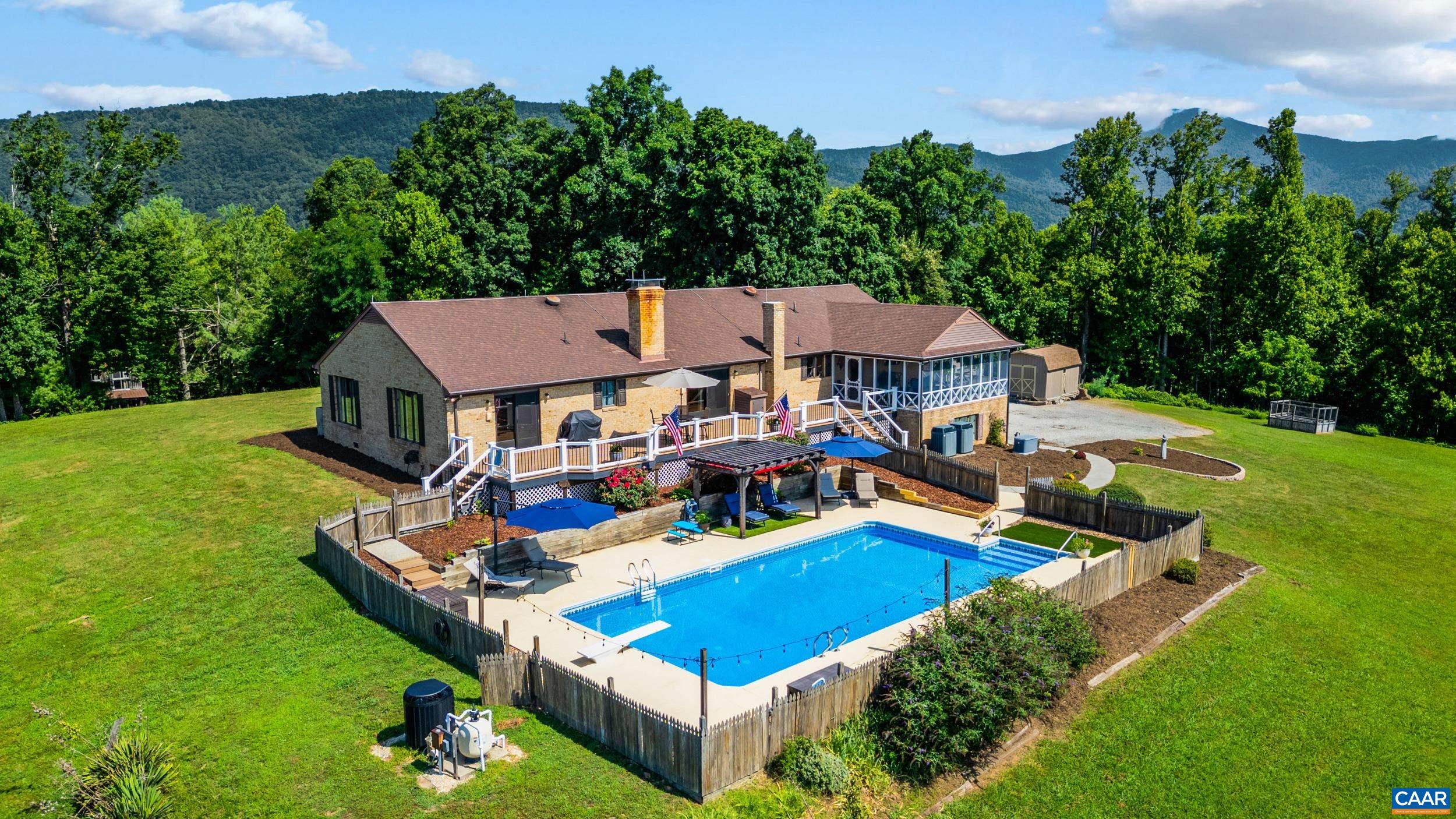 355 Dyson Rd, Amherst