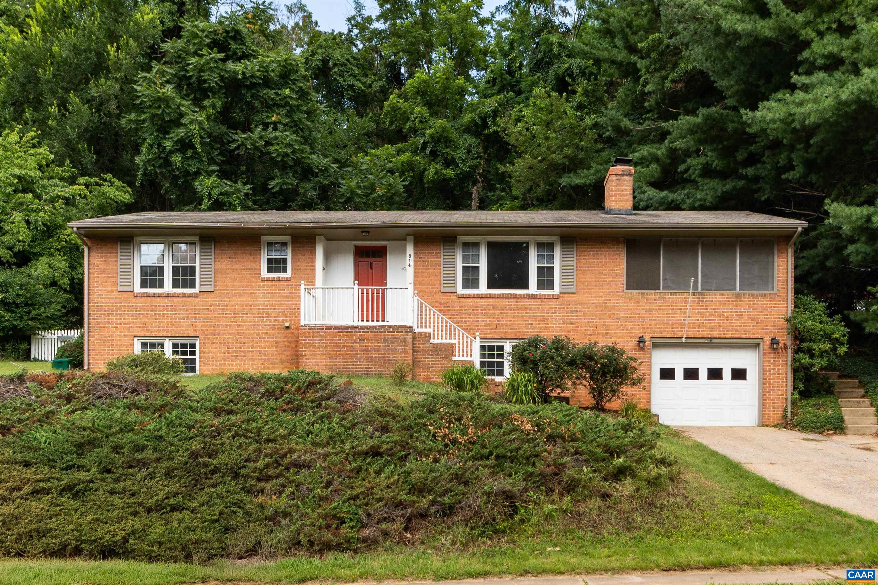 814 N Coalter St, Staunton