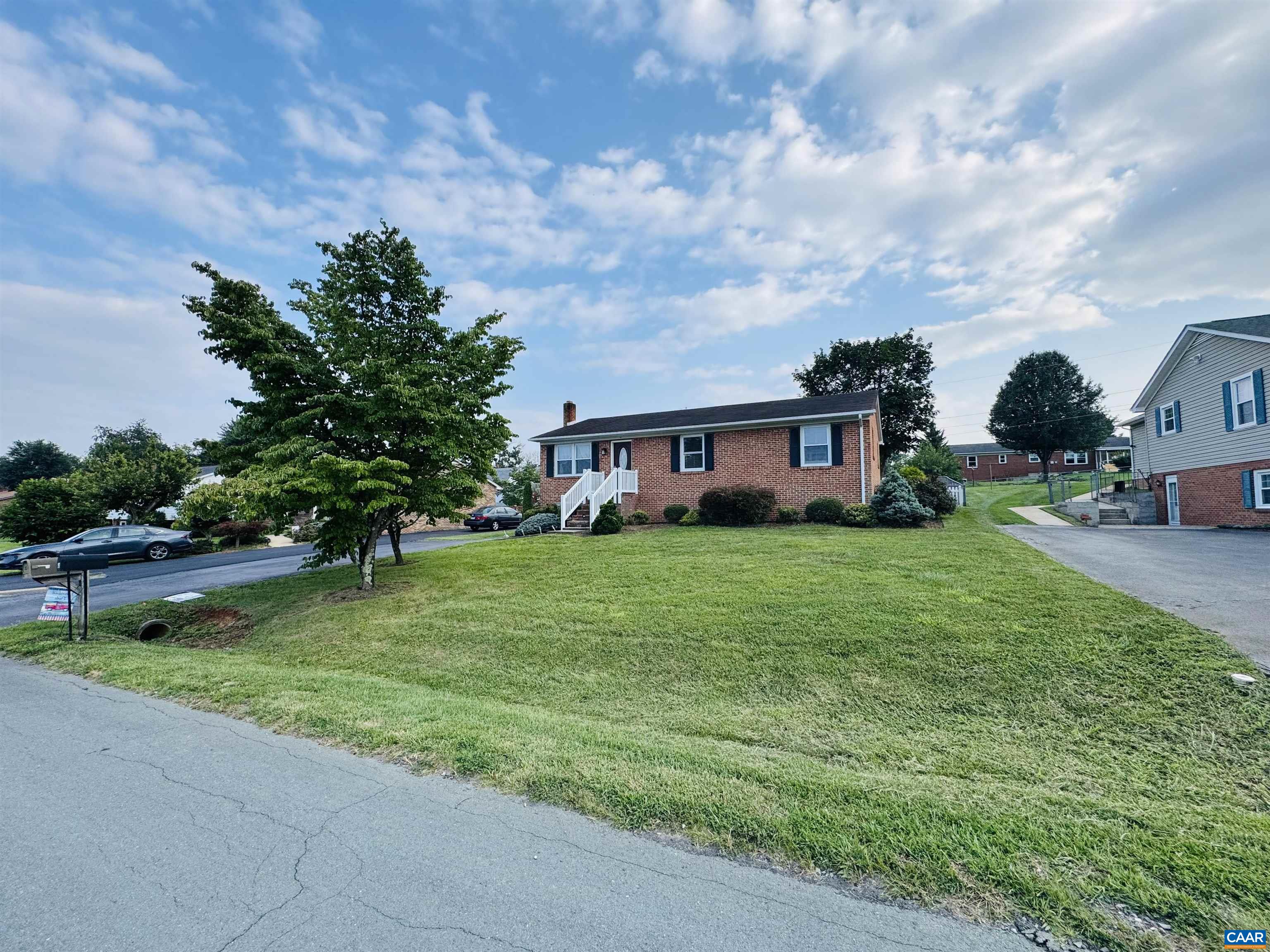 96 Mill Stone Dr, Verona