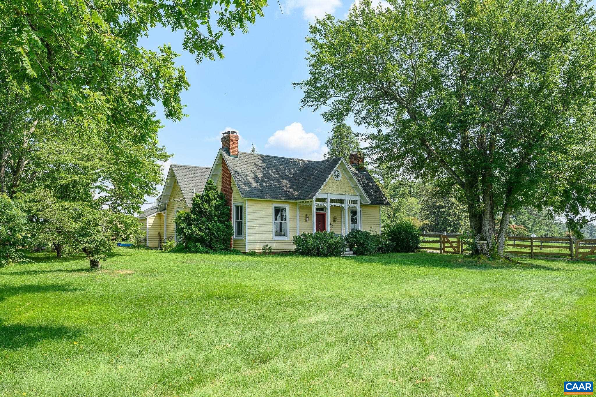 35 Paynes Landing Rd, Scottsville