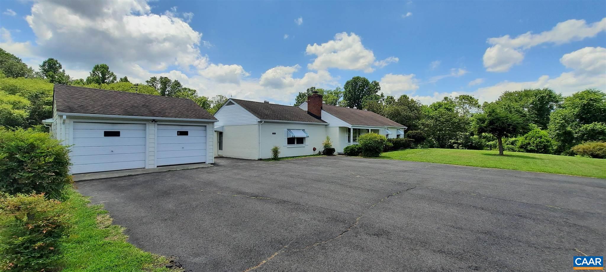 504 E Main St, Louisa