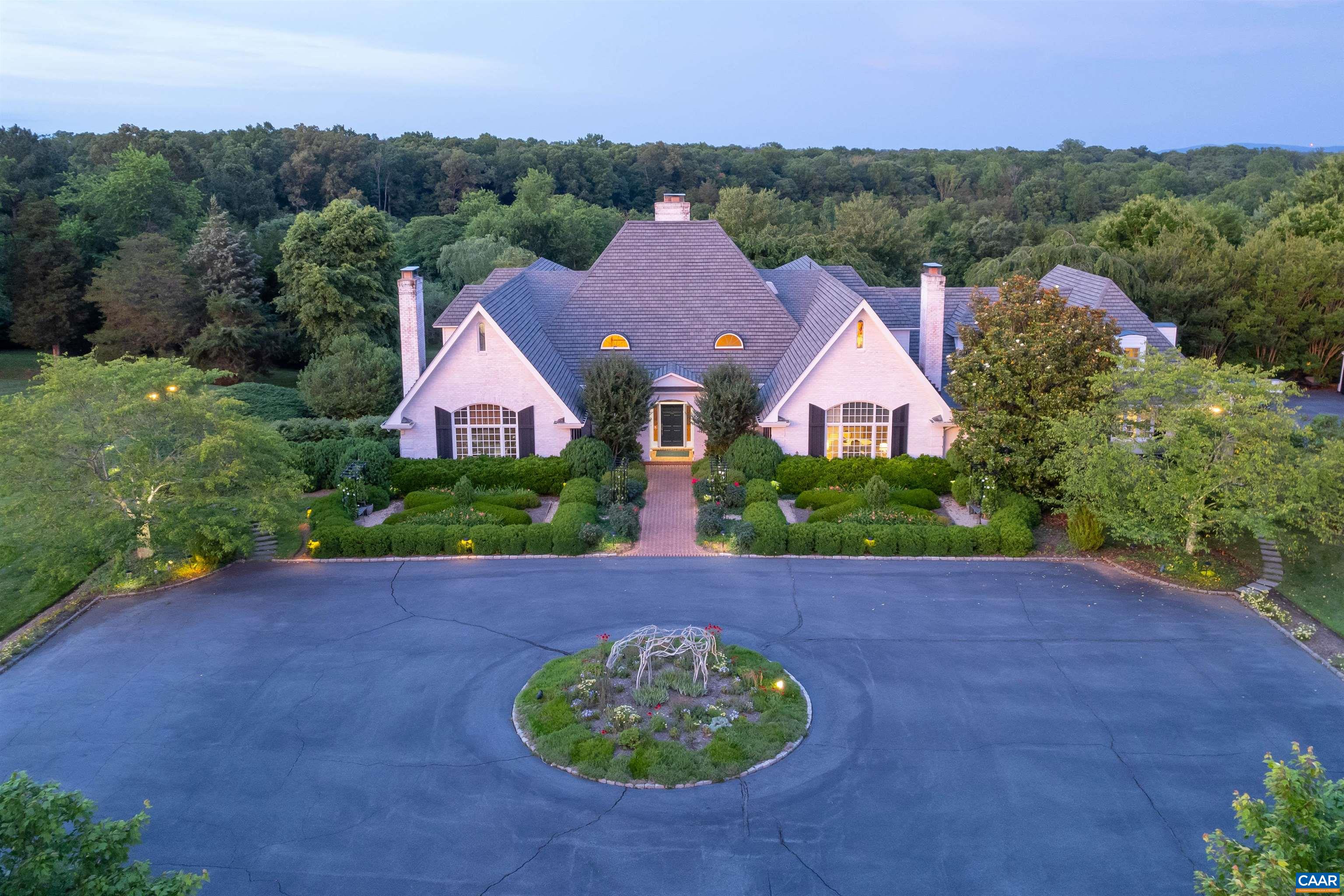 1154 Rustling Oaks Dr, Charlottesville