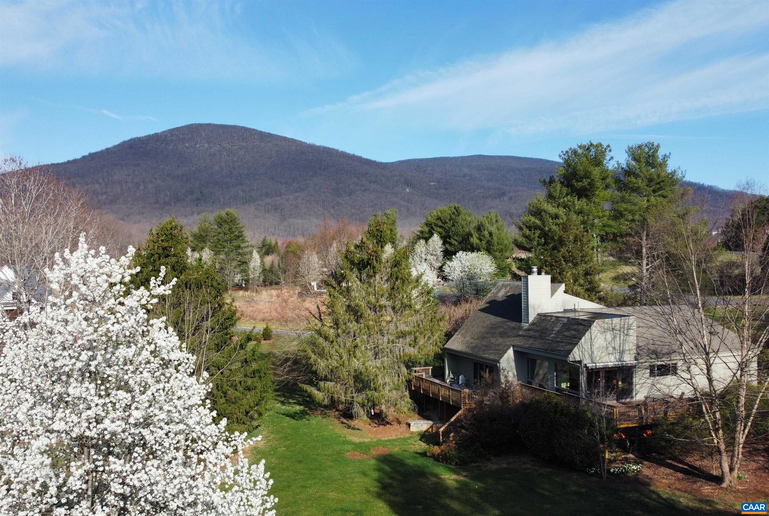 397 Rodes Valley Dr, Nellysford