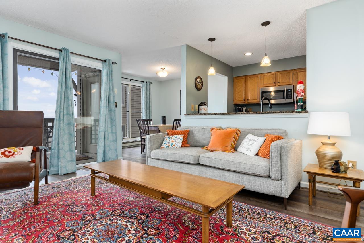 3208 North Ridge Condos, Roseland
