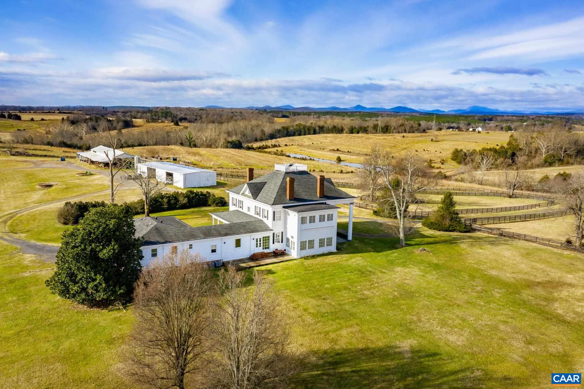 9313 Greenfield Farm, Scottsville