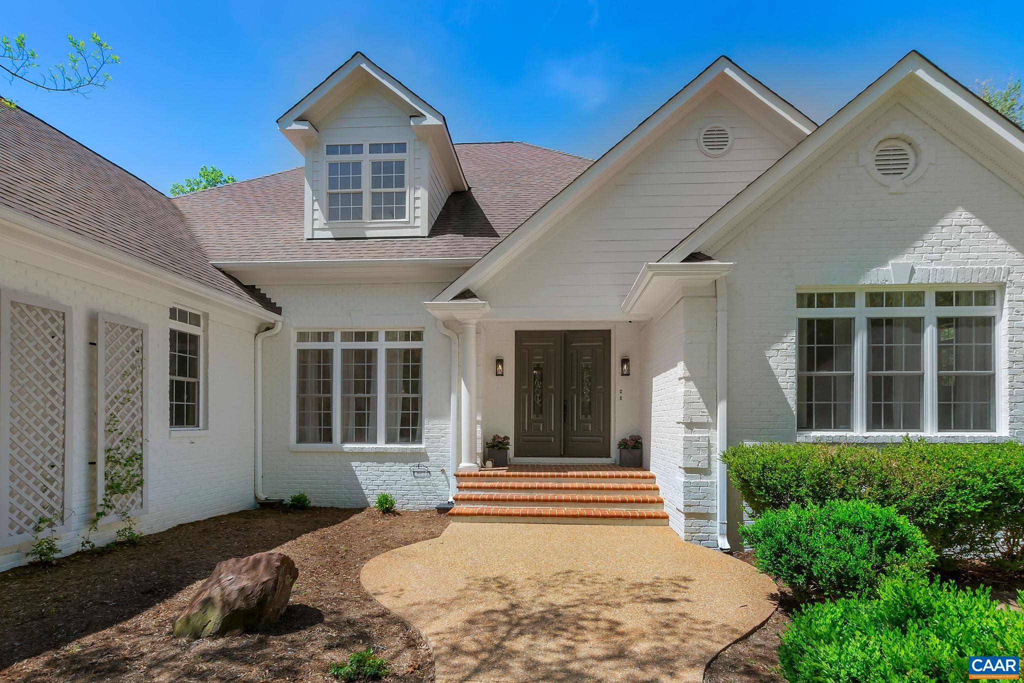 64 Sitting Bull Ct, Troy
