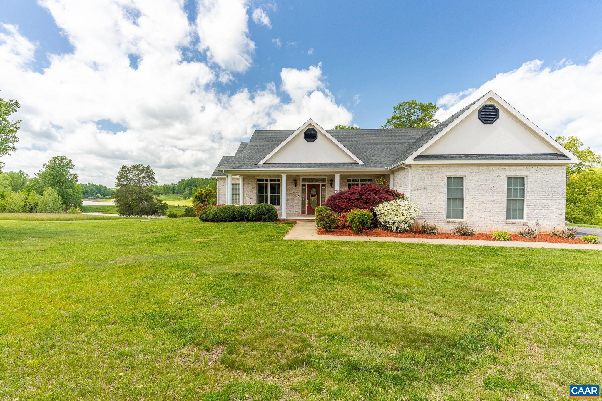 487 London Ln, Amherst