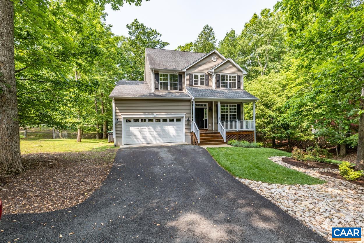 251 Jefferson Dr, Palmyra