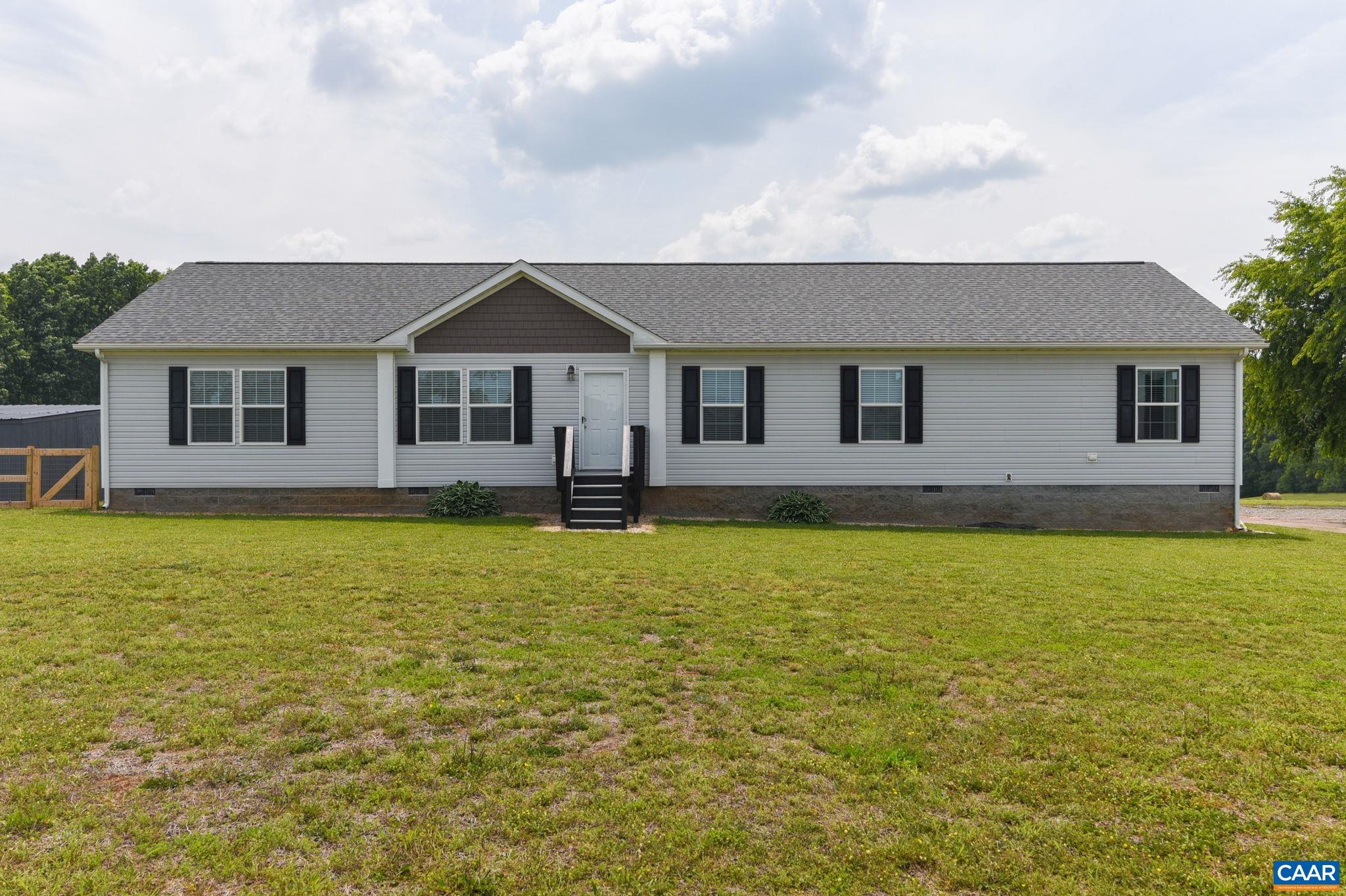 371 Price Ln, Pamplin