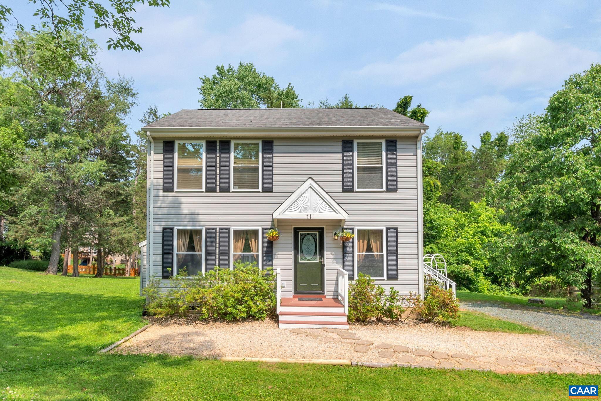 11 Pleasant View Ter, Palmyra