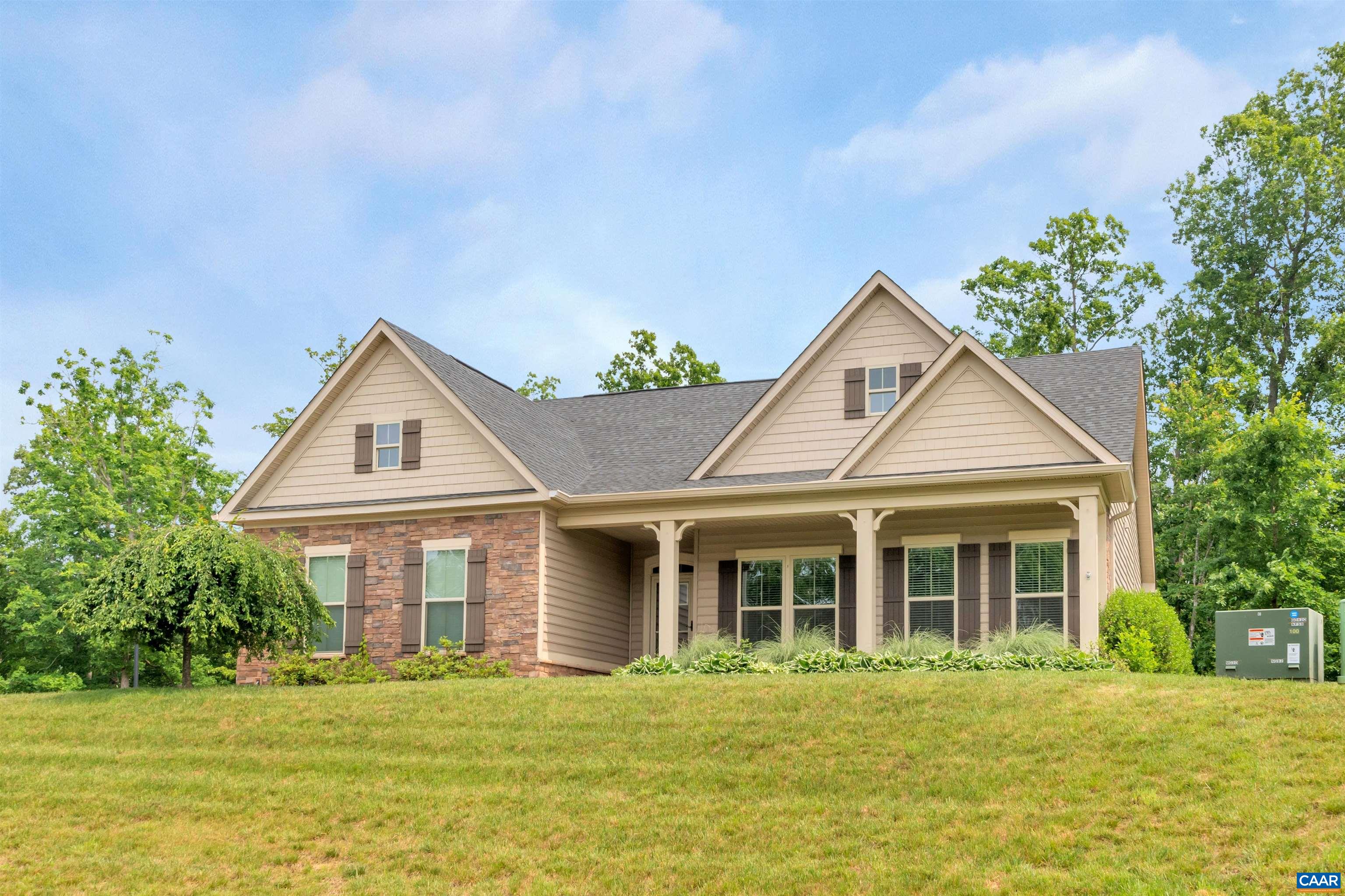 302 Manor Blvd, Palmyra