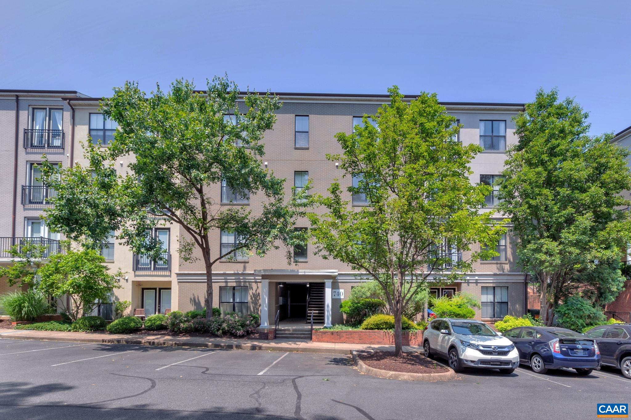 740 Walker Sq, Charlottesville