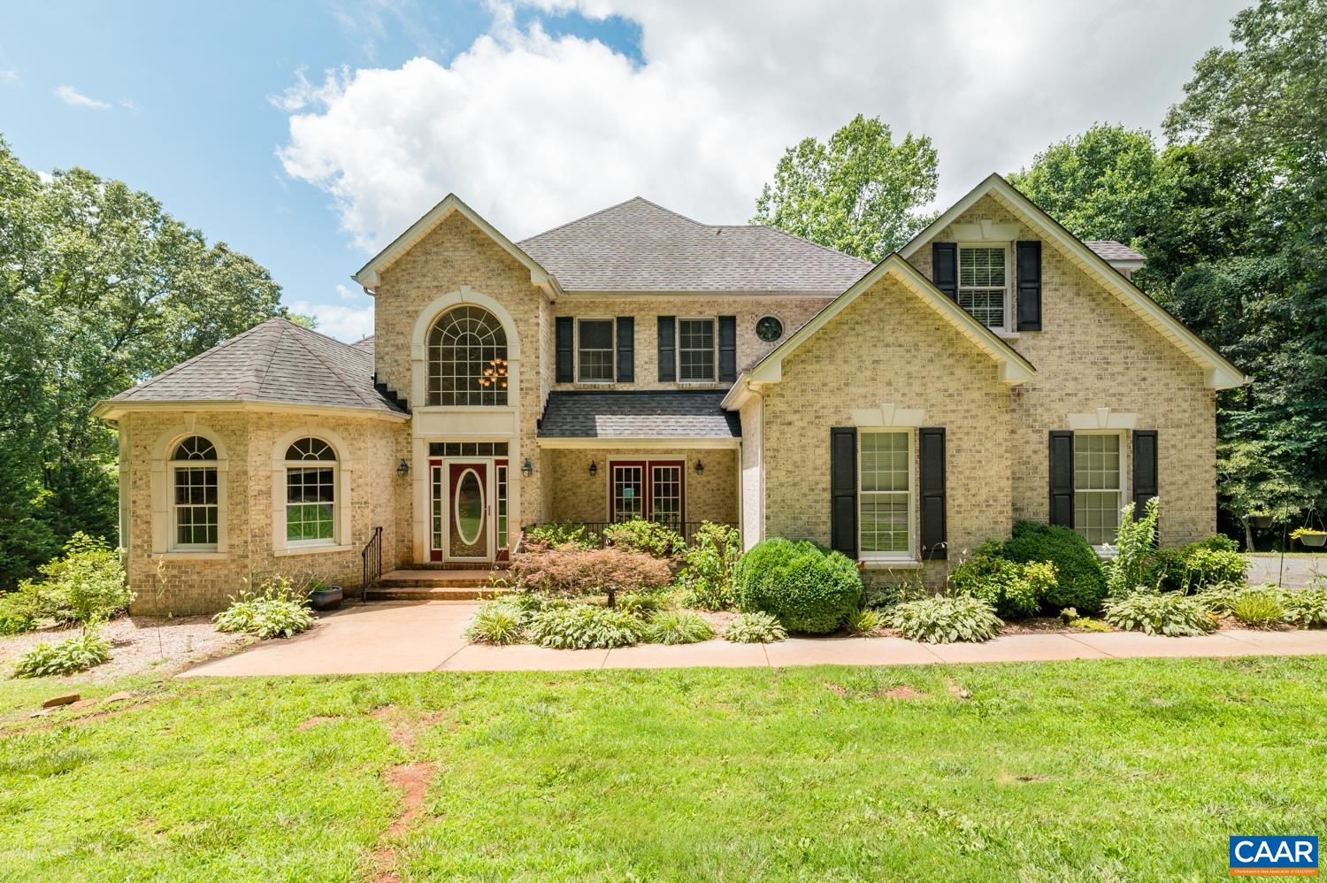 332 E Tusculum Ln, Amherst