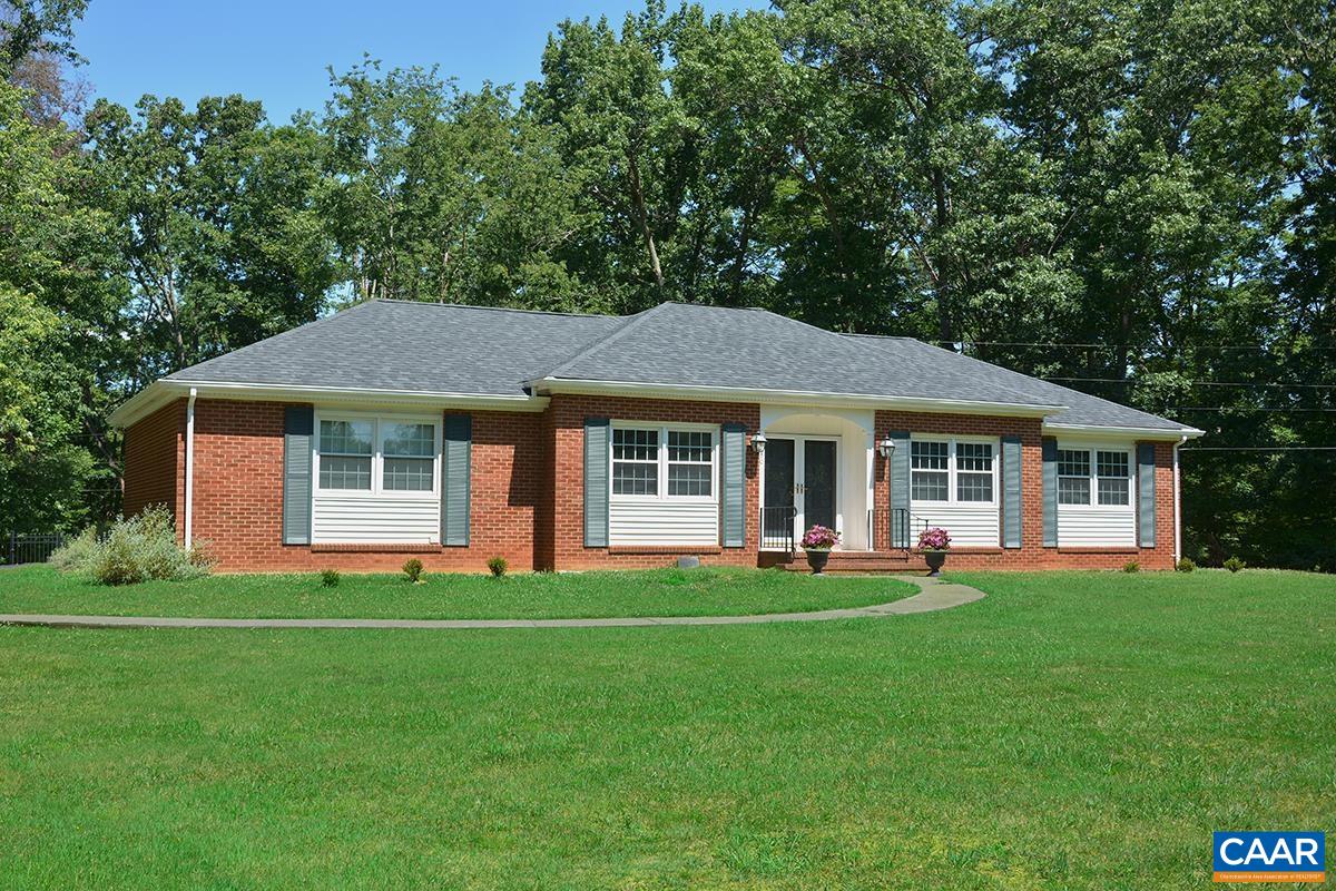 1450 Running Deer Dr, Keswick
