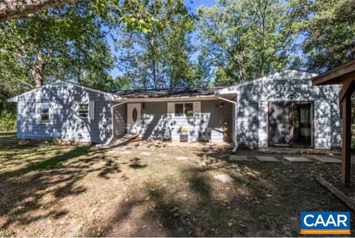 2093 Meander Run Rd, Locust Dale
