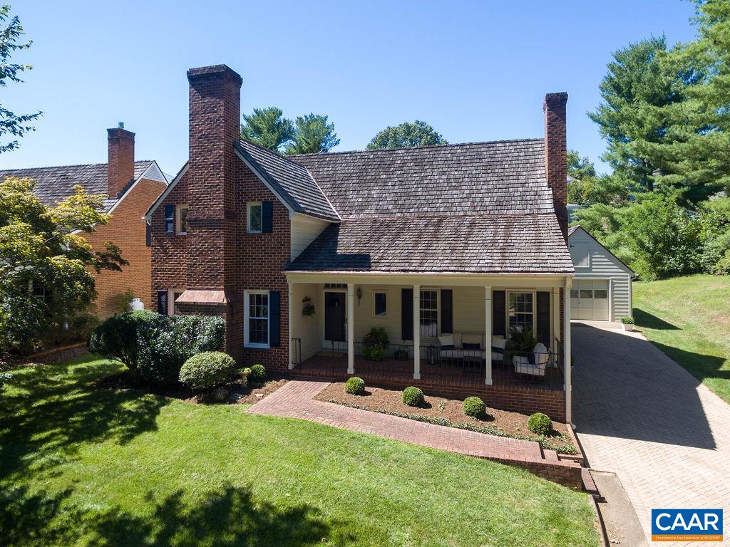 36 Ednam Village St, Charlottesville