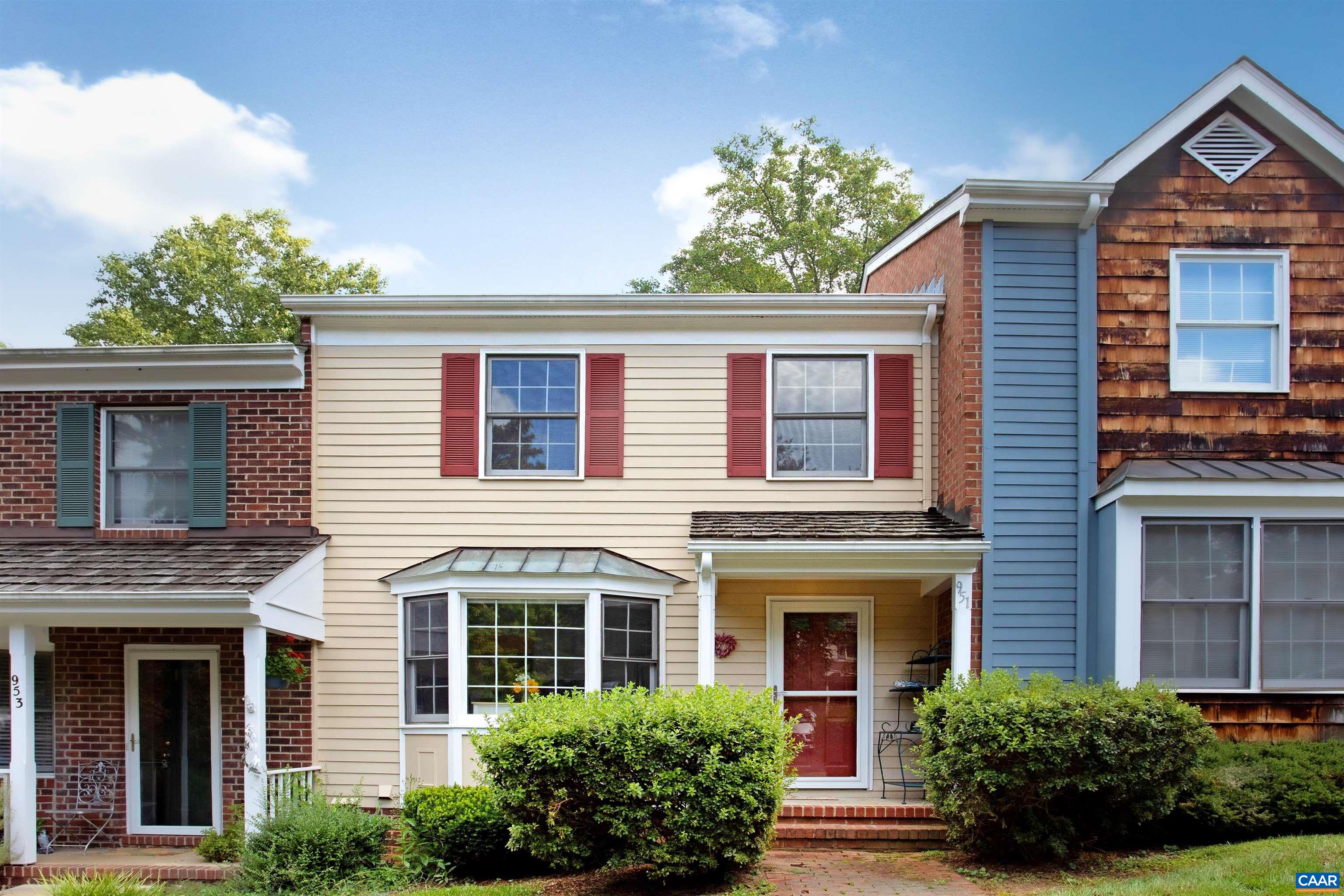 951 Huntwood Ln, Charlottesville