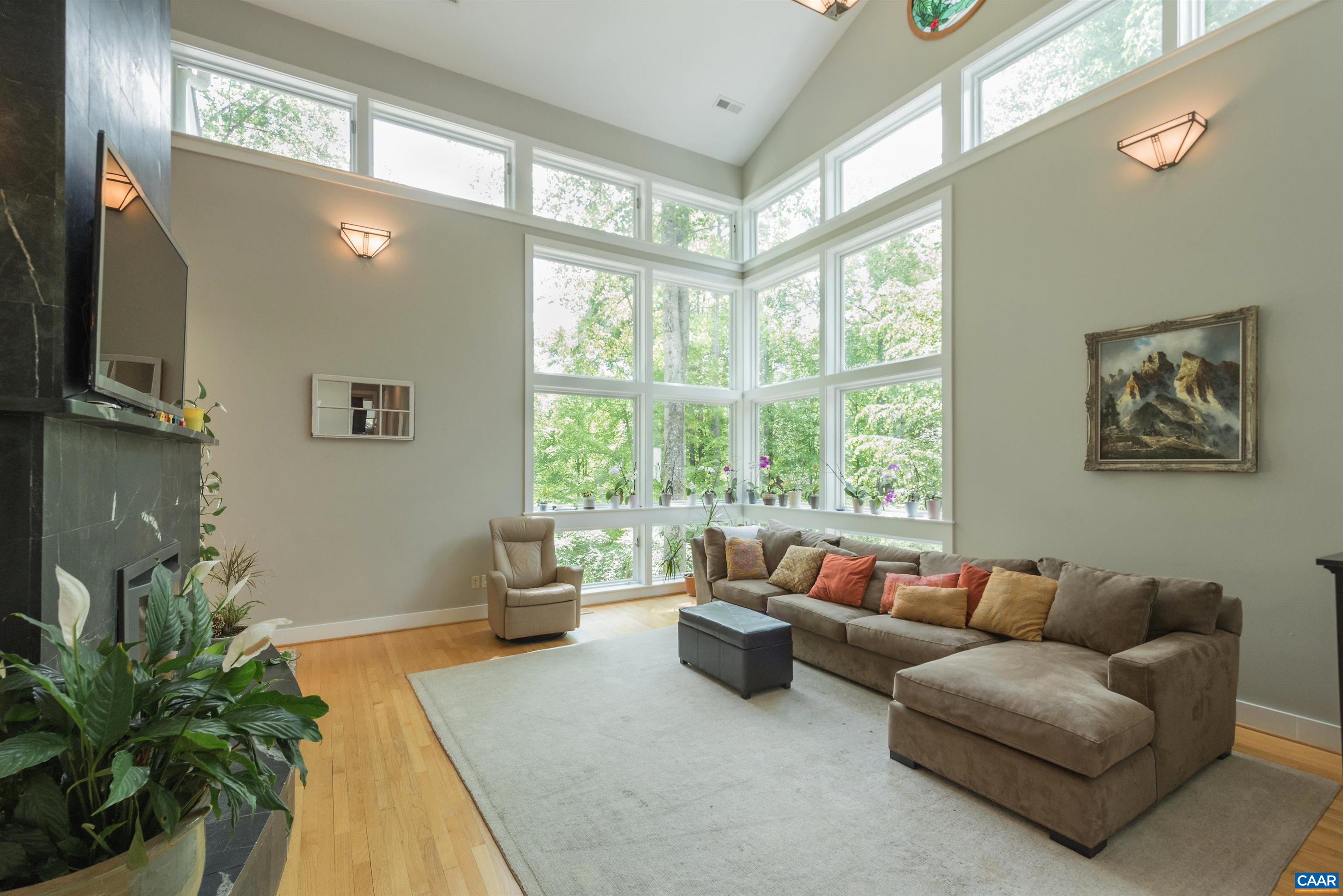 2690 Magnolia Dr, Charlottesville