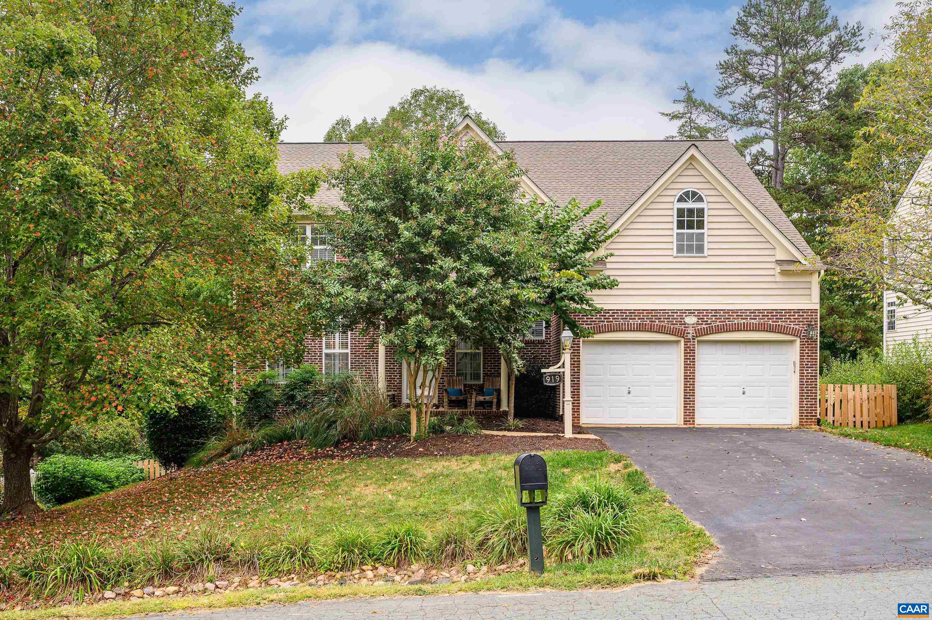 919 Summit View Ln, Charlottesville
